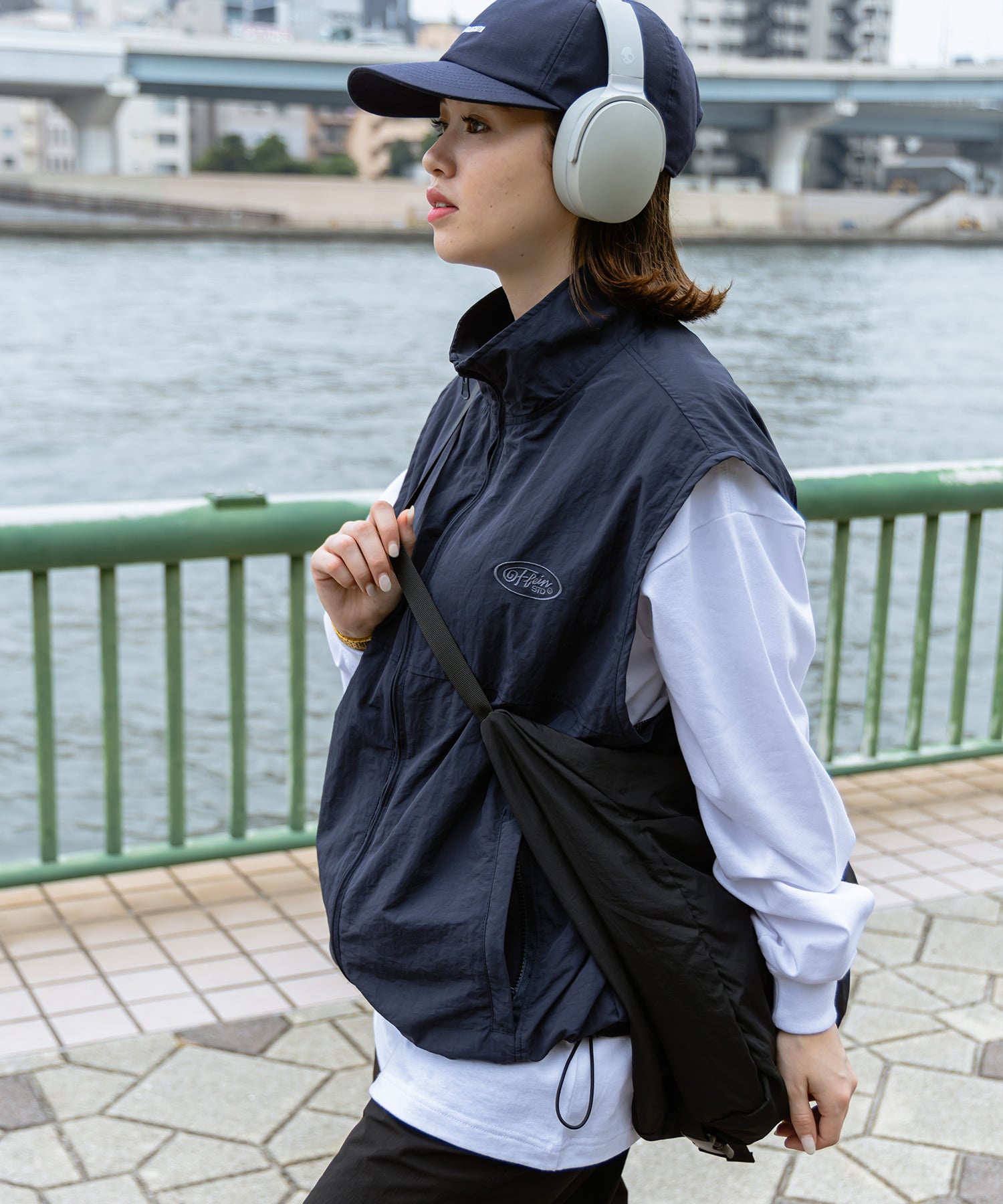 モデル:H165 Size:M