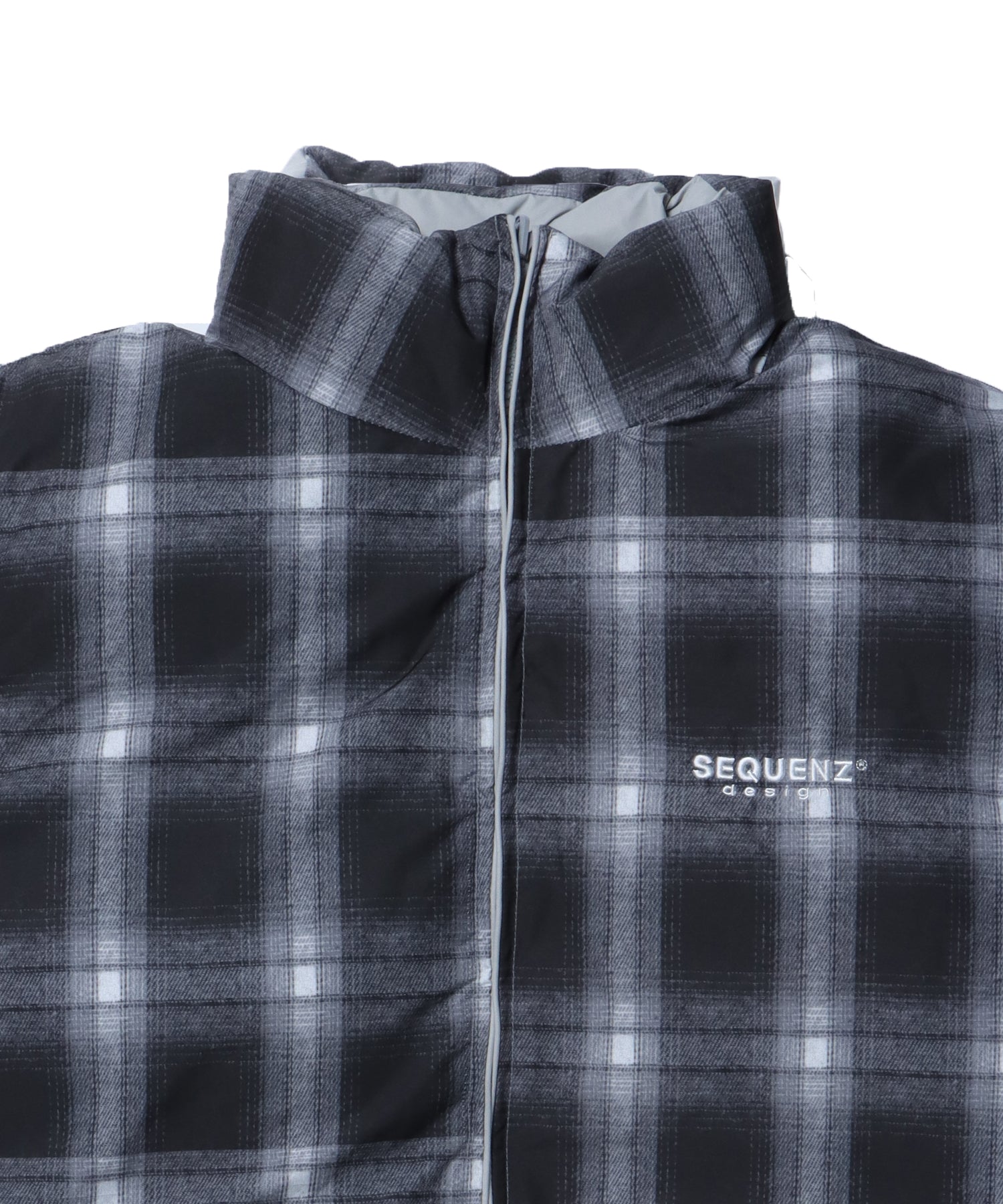 【SEQUENZ】 REVERSIBLE SYNTHETIC DOWN VEST / リバーシブル ワンポイント ロゴ ナイロン スタンド ベスト OMBRE CHECK×L.GRAY