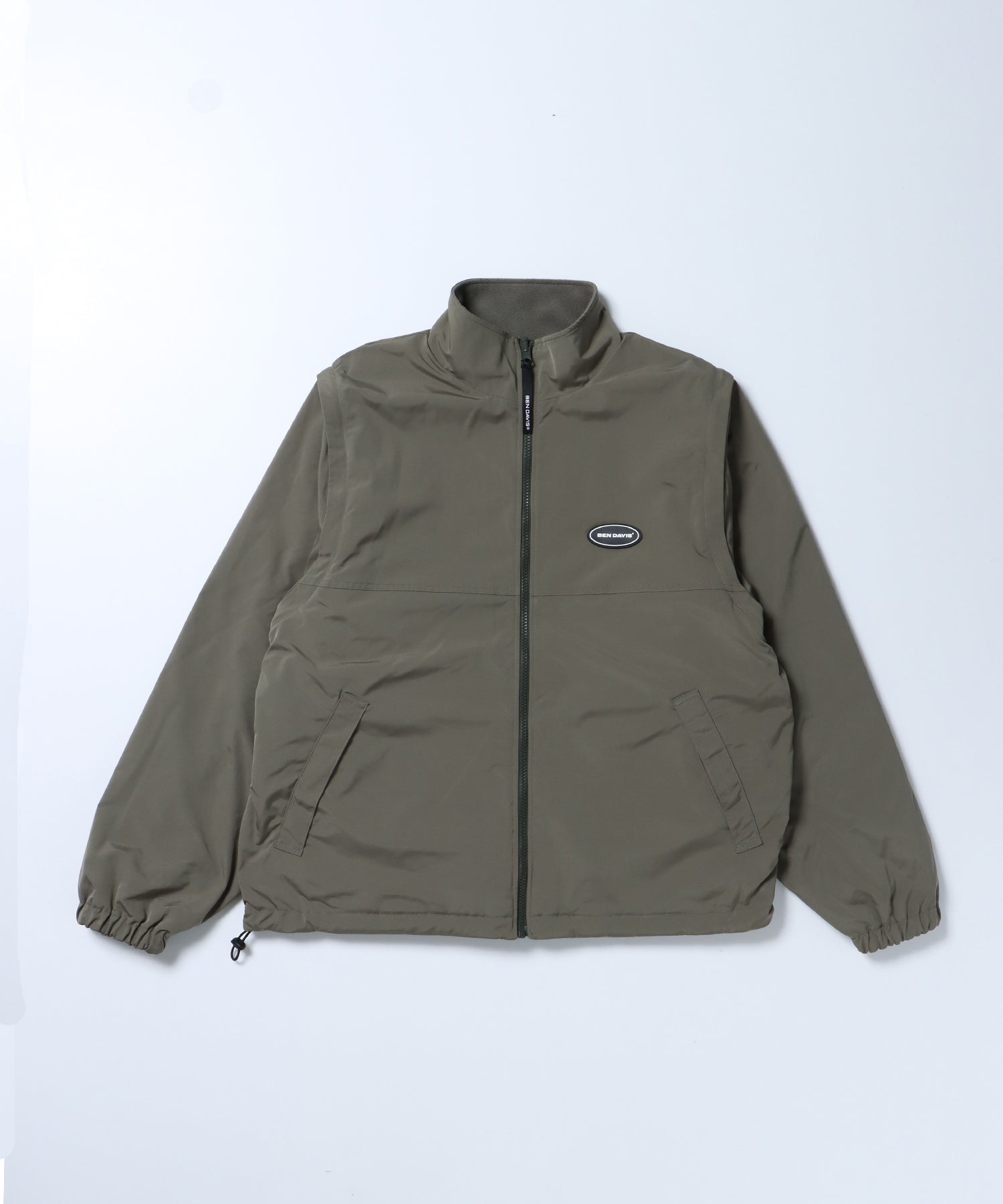 【BEN DAVIS(ベンデイビス)】 4WAY STAND COLLAR JACKET / 4WAY スタンド フリース ロゴ 刺繍 ベスト ジャケット カーキ