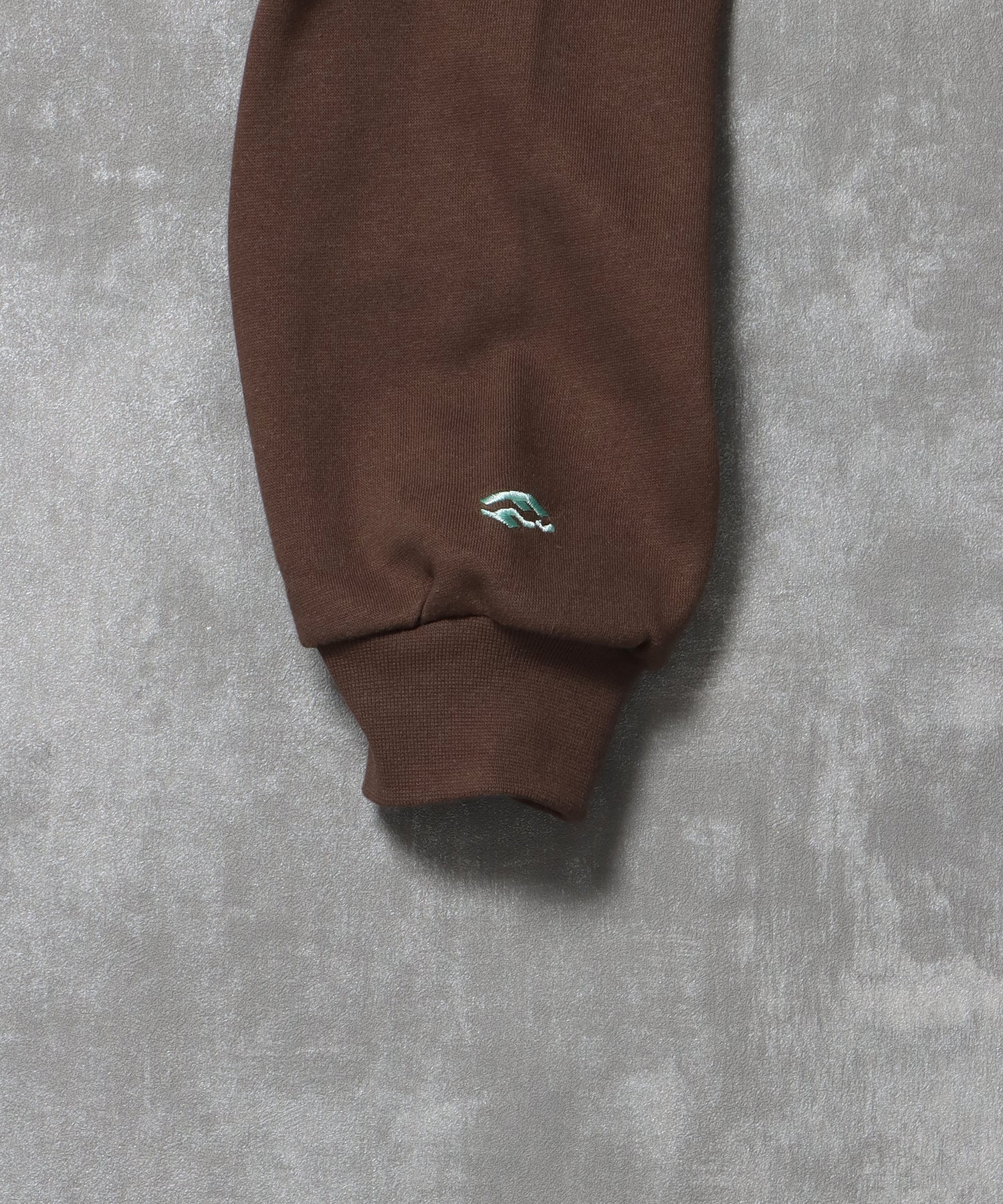 ヘビーウエイトセンターロゴ刺繍ZIPパーカー / パーカー 裏起毛 ジップ 刺繍 ロゴ フーディ バブルジップ ブラウン