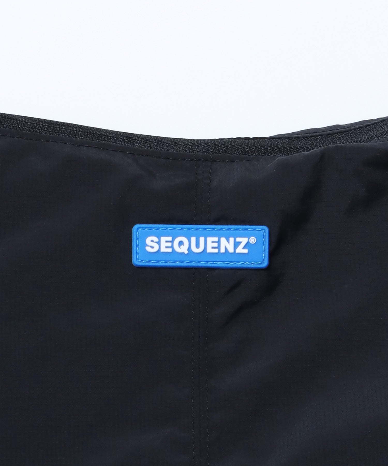 SHOULDER GATHER BAG / テック ショルダーバッグ 調節可能 ドローコード ブラック