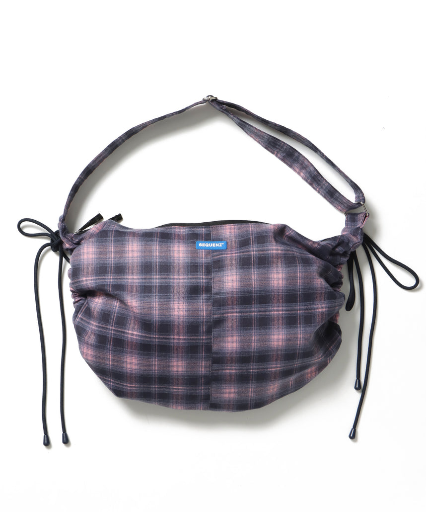 ≪予約商品≫SHOULDER GATHER BAG / テック ショルダーバッグ 調節可能 ドローコード ピンク