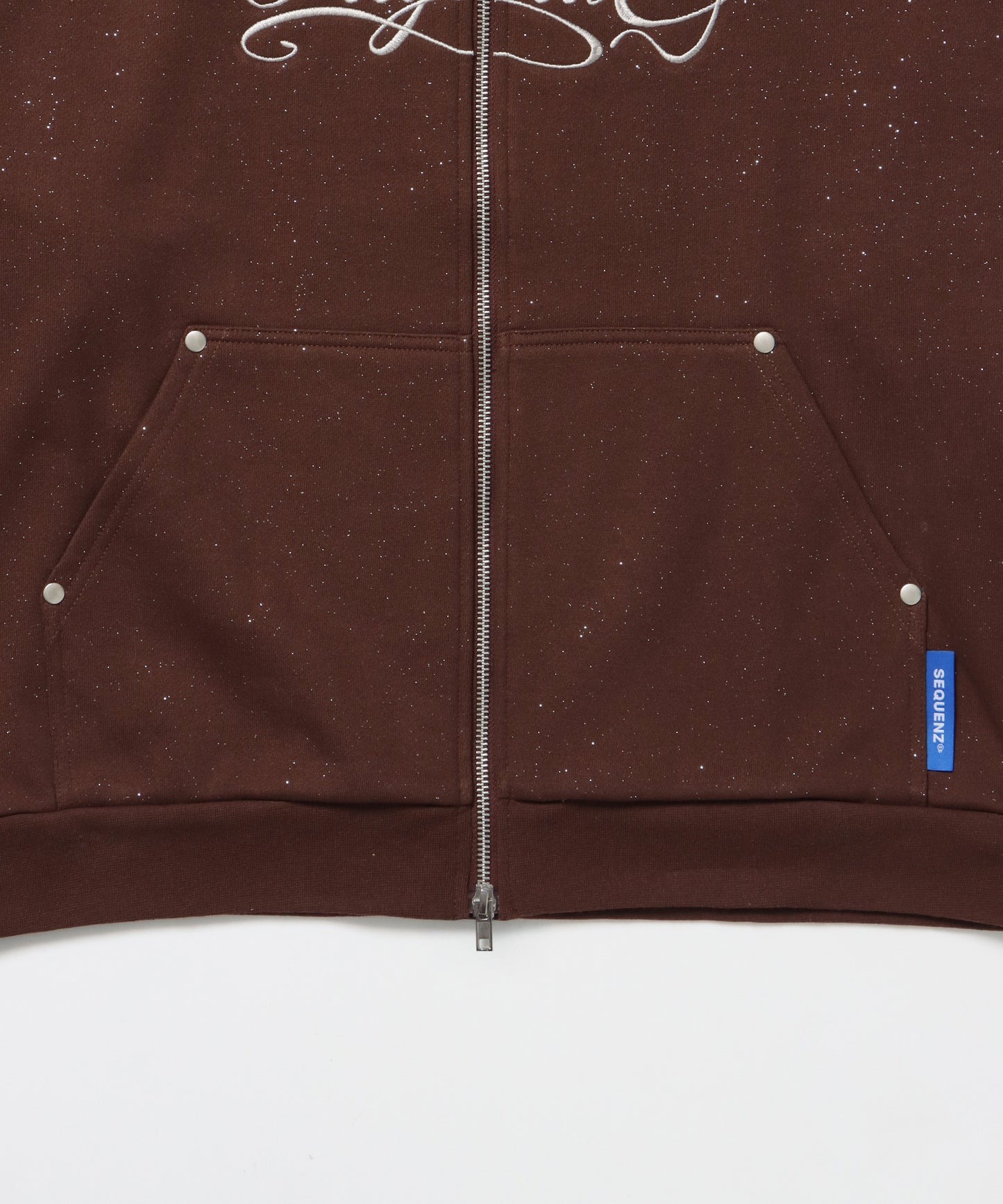 SQNZ LOGO GLITTER ZIP P/K / グリッター ジップパーカー ラメプリント ダブルジップ 裏起毛 【セットアップ着用可】 モカ