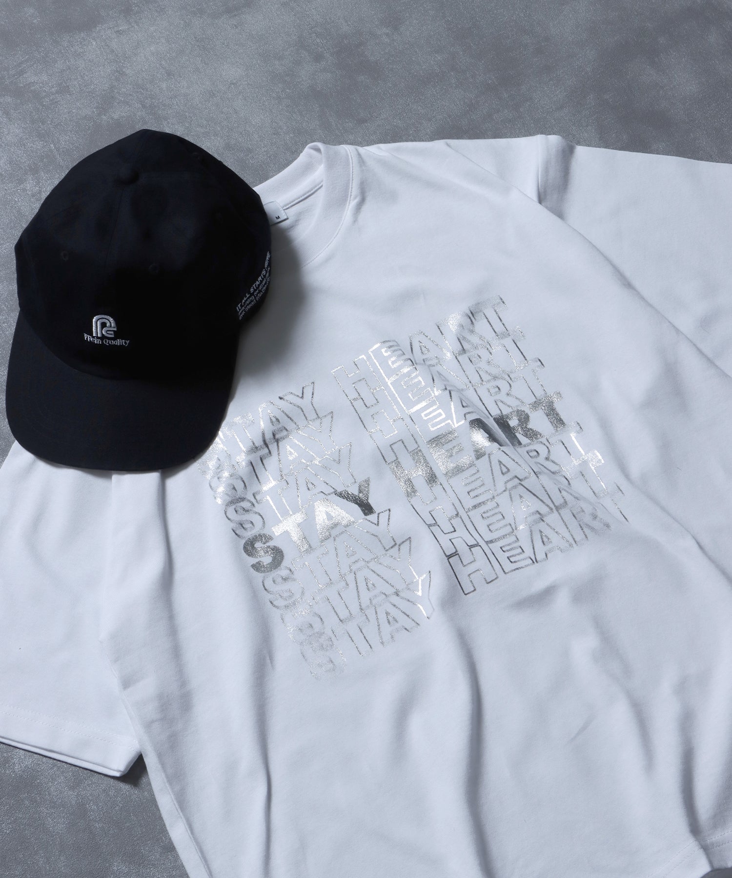 メッセージロゴショート丈Tシャツ / ぼかしロゴ Tシャツ 短丈 クルーネック 半袖 ホワイト×シルバー