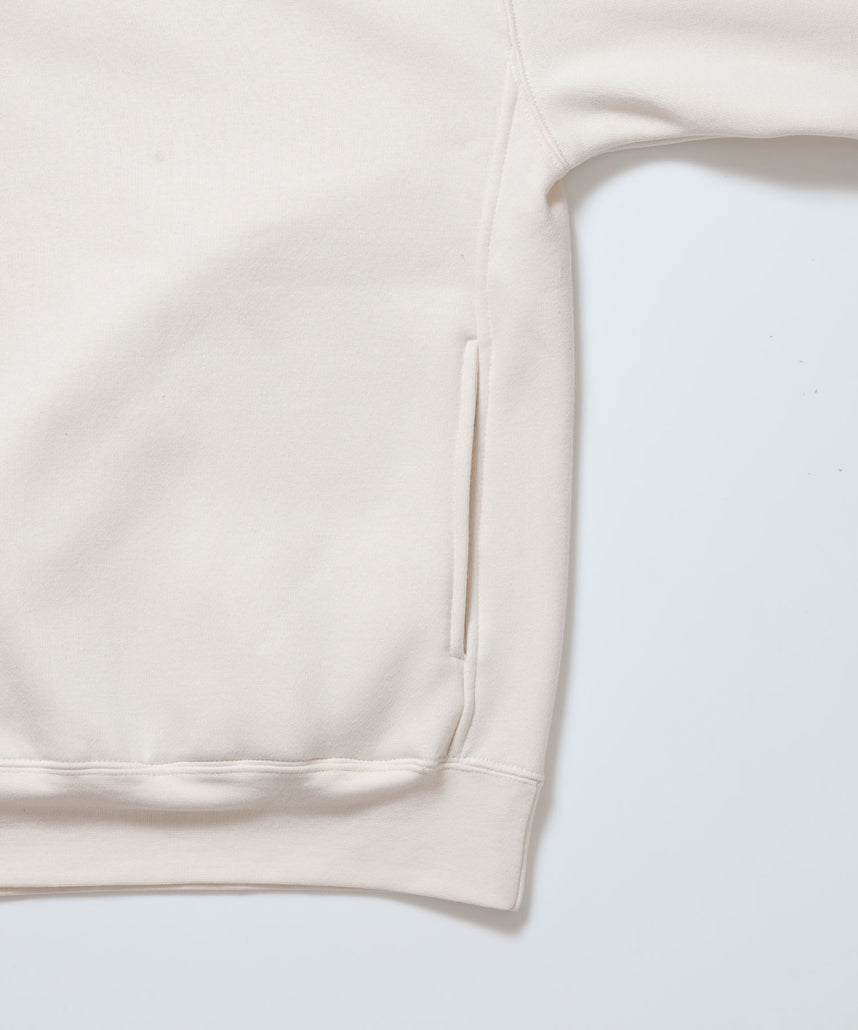 BD SWEAT SNAP P/O / スウェット ハイネック ボタン 裏起毛 ワンポイント刺繍 ユニセックス オフホワイト