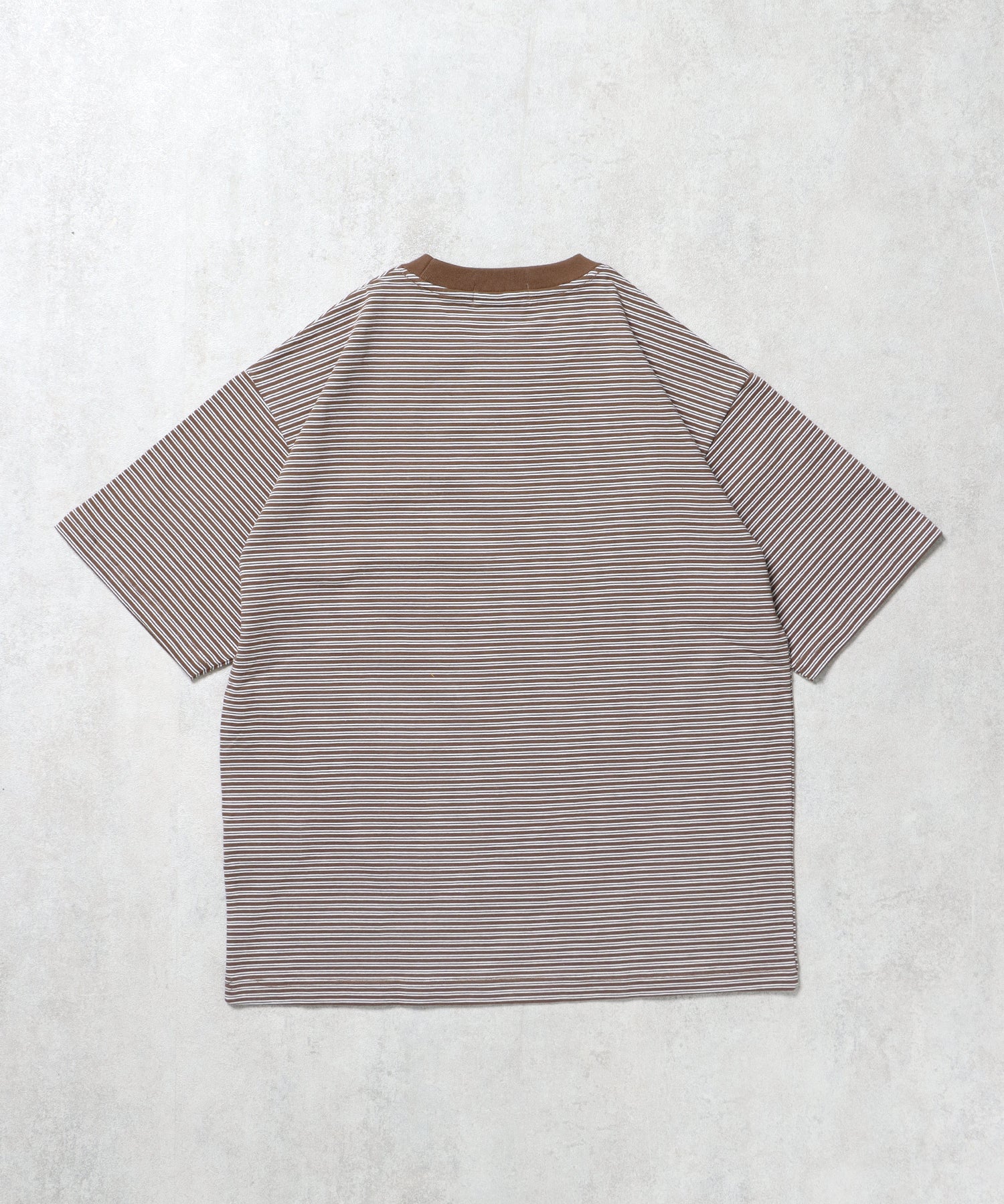 ロゴ刺繍マルチボーダー半袖Tシャツ ブラウン