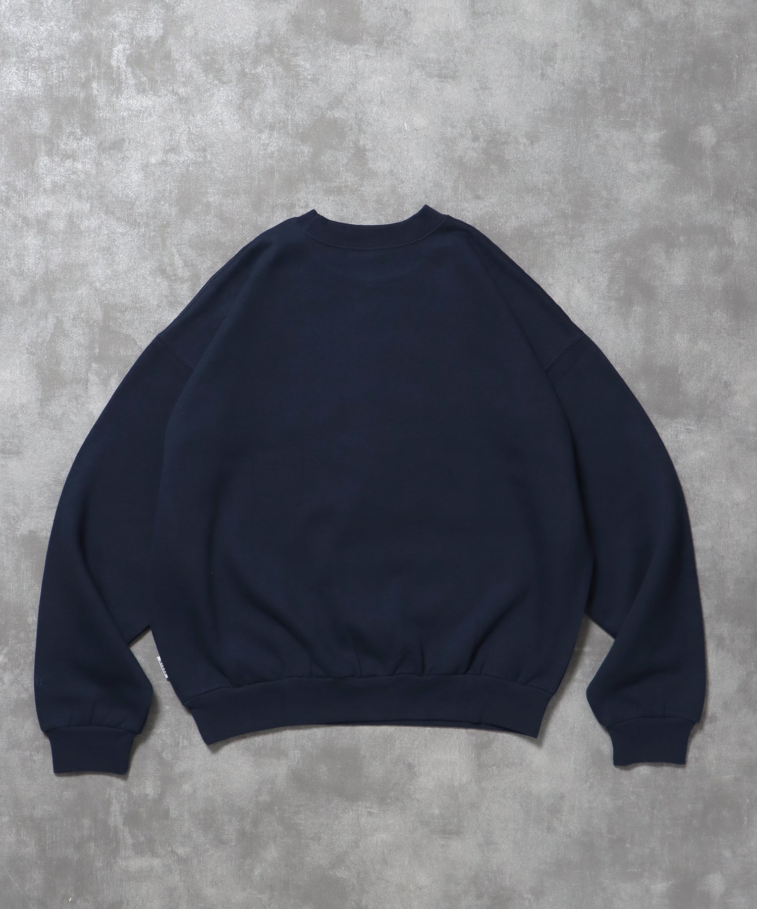 ワンポイントロゴプルオーバースウェット / 刺繍 ワンポイント シンプル ノームコア 綺麗目 シティガール シティボーイ 裏起毛 ネイビー