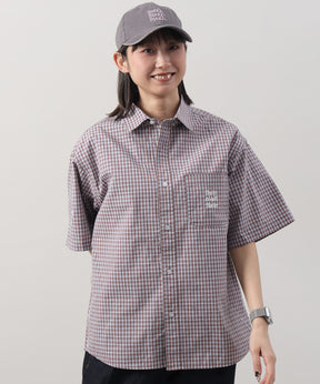 アソートワンポイントラウンド半袖チェックシャツ / シャツ レギュラーカラー 半袖 ワンポイント 刺繍 レイヤード ポケット パープル