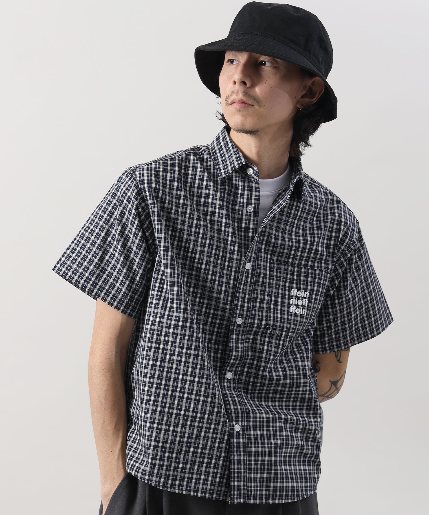 世界に一点 FFEIN(フェイン)】アソートワンポイントラウンド半袖チェックシャツ