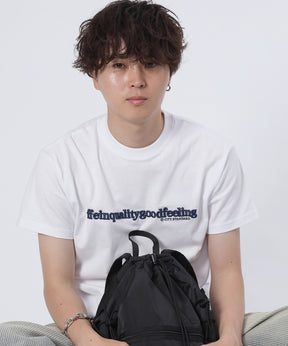 センターロゴ3D刺繍ショート丈Tシャツ / Tシャツ クルーネック 半袖 刺繍 シンプル 【短丈】 ホワイト