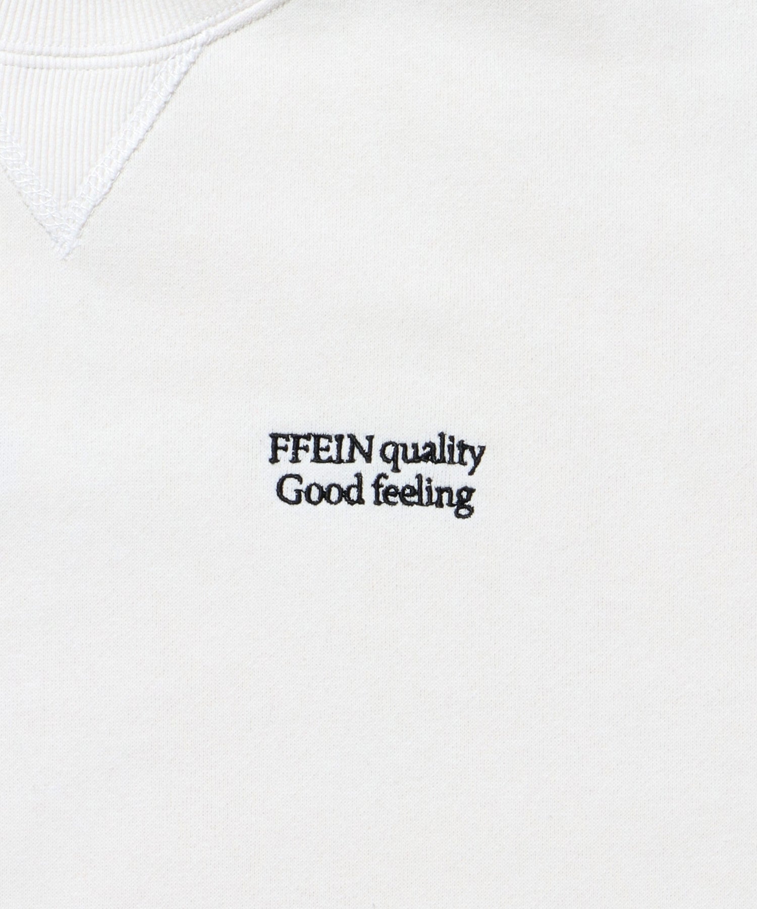 ワンポイントロゴプルオーバースウェット / 刺繍 ワンポイント シンプル ノームコア 綺麗目 シティガール シティボーイ 裏起毛 オフホワイト