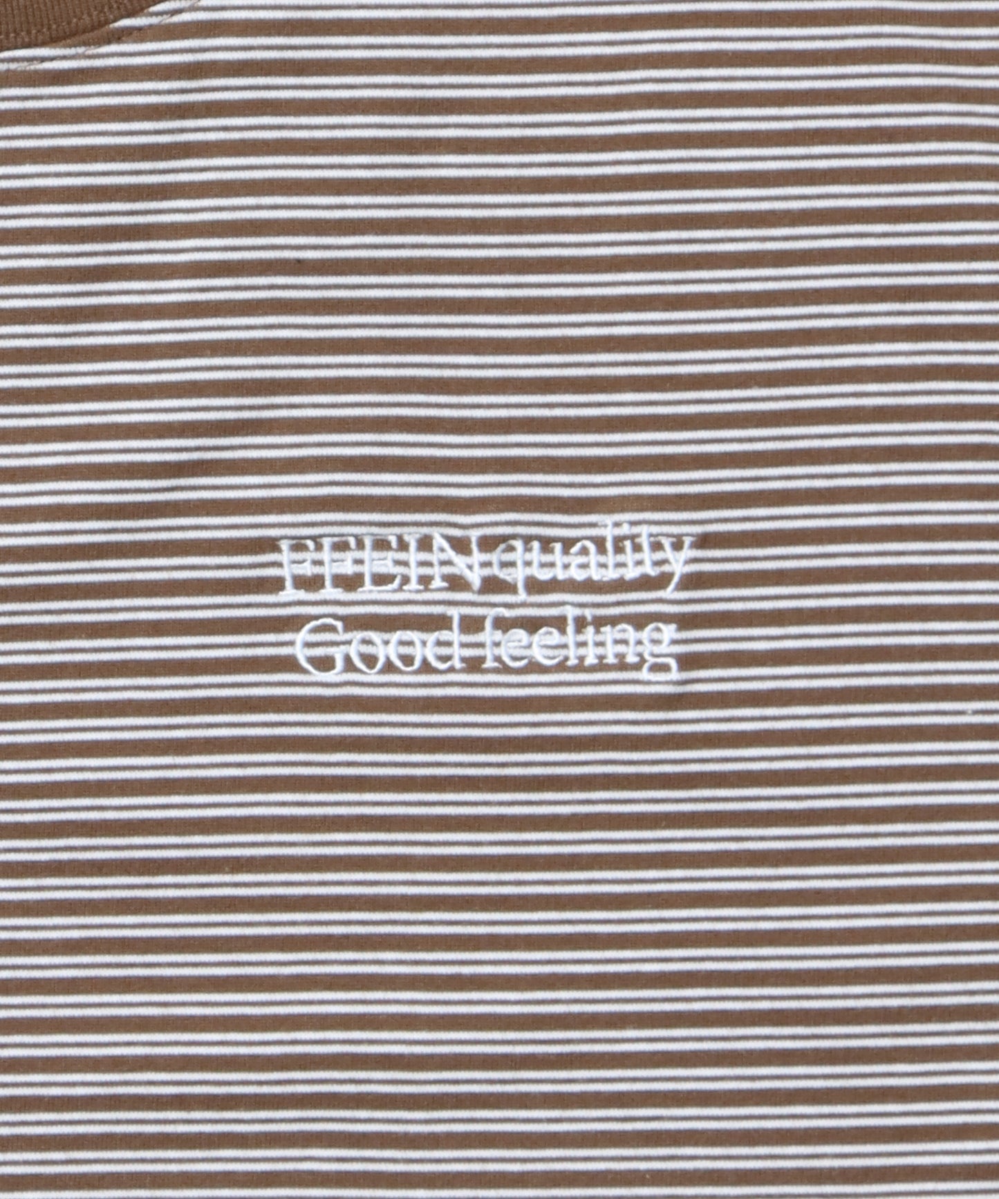 ロゴ刺繍マルチボーダー半袖Tシャツ ブラウン