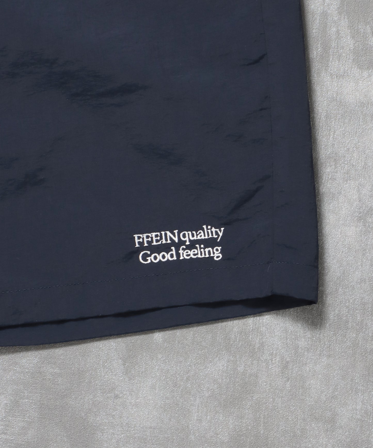 ワンポイント刺繍ナイロンショートパンツ / ショーツ 短パン 刺繍 シンプル パンツ ネイビー