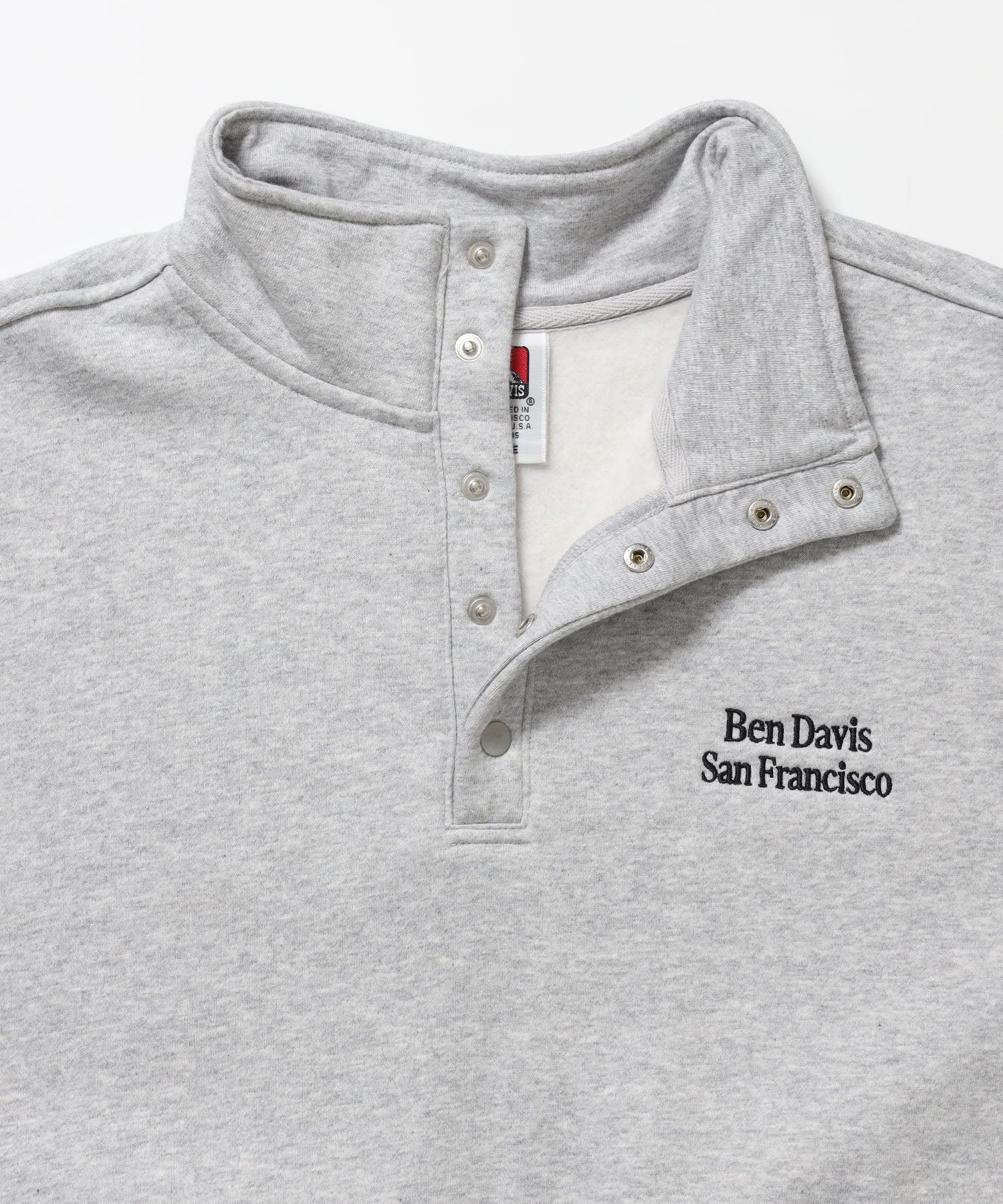 BD SWEAT SNAP P/O / スウェット ハイネック ボタン 裏起毛 ワンポイント刺繍 ユニセックス グレー