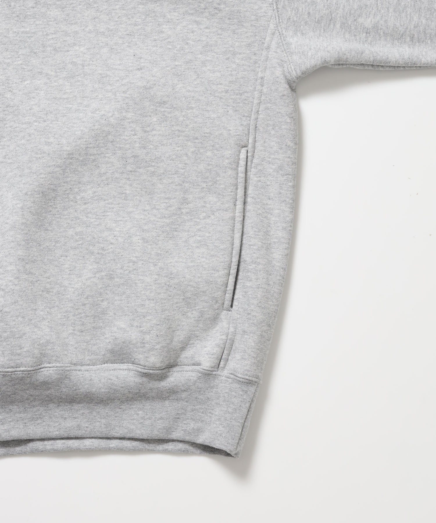 BD SWEAT SNAP P/O / スウェット ハイネック ボタン 裏起毛 ワンポイント刺繍 ユニセックス グレー