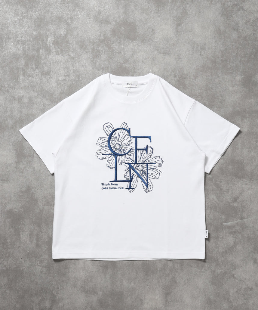フラワー刺繍ロゴショート丈Tシャツ / Tシャツ クルーネック 半袖 刺繍 花柄 【短丈】 ホワイト