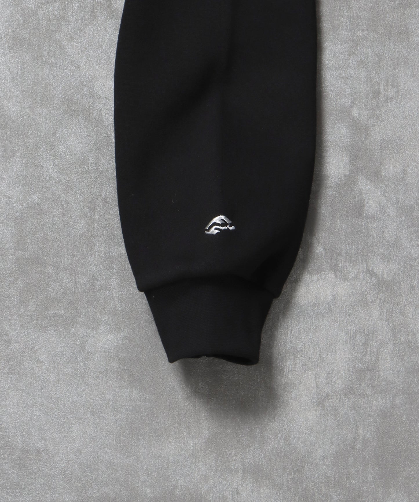 ヘビーウエイトセンターロゴ刺繍ZIPパーカー / パーカー 裏起毛 ジップ 刺繍 ロゴ フーディ バブルジップ ブラック