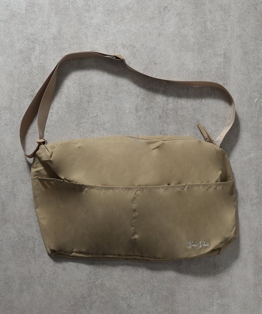 ナイロンビックショルダーバック ベージュ