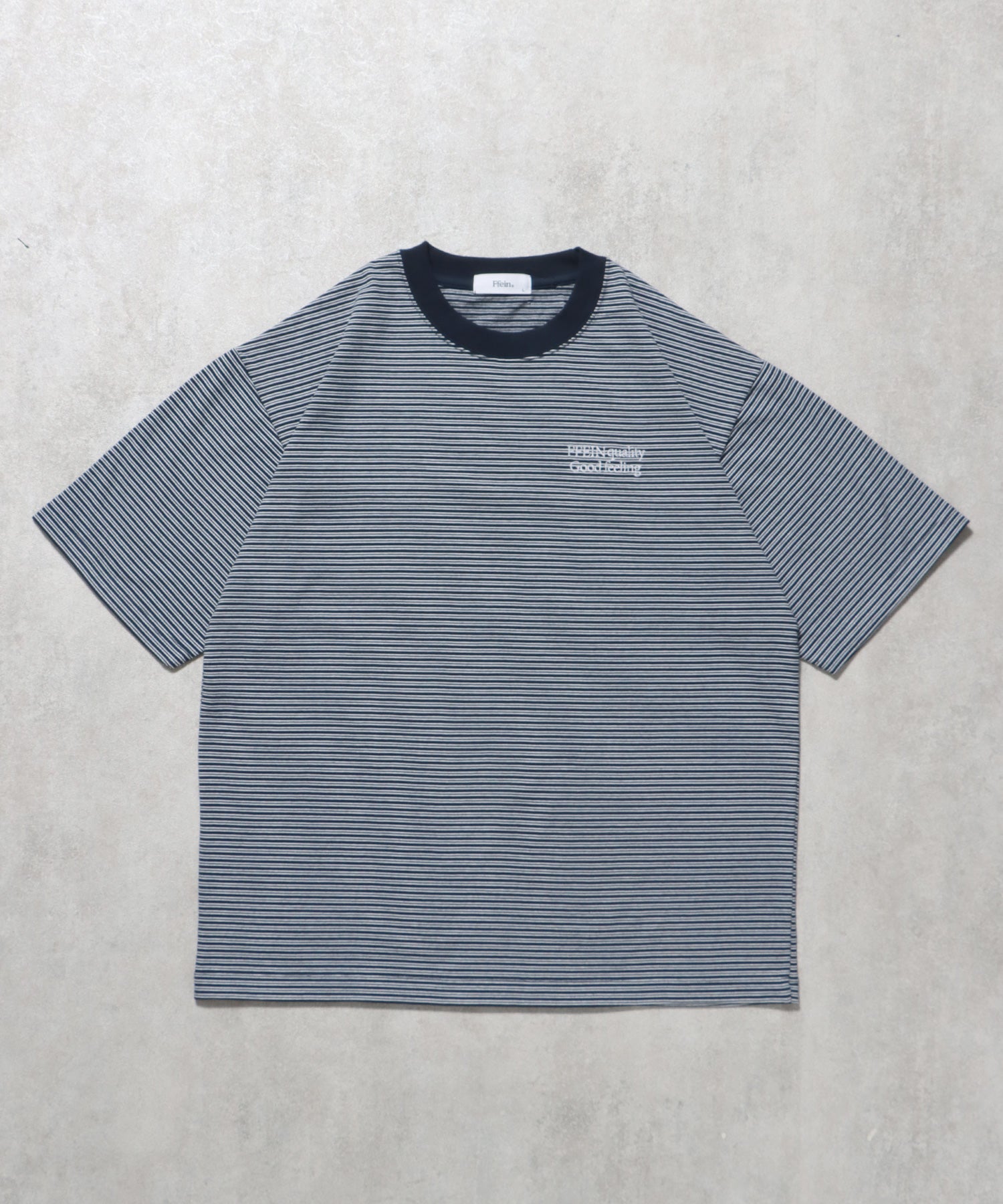 ロゴ刺繍マルチボーダー半袖Tシャツ ネイビー