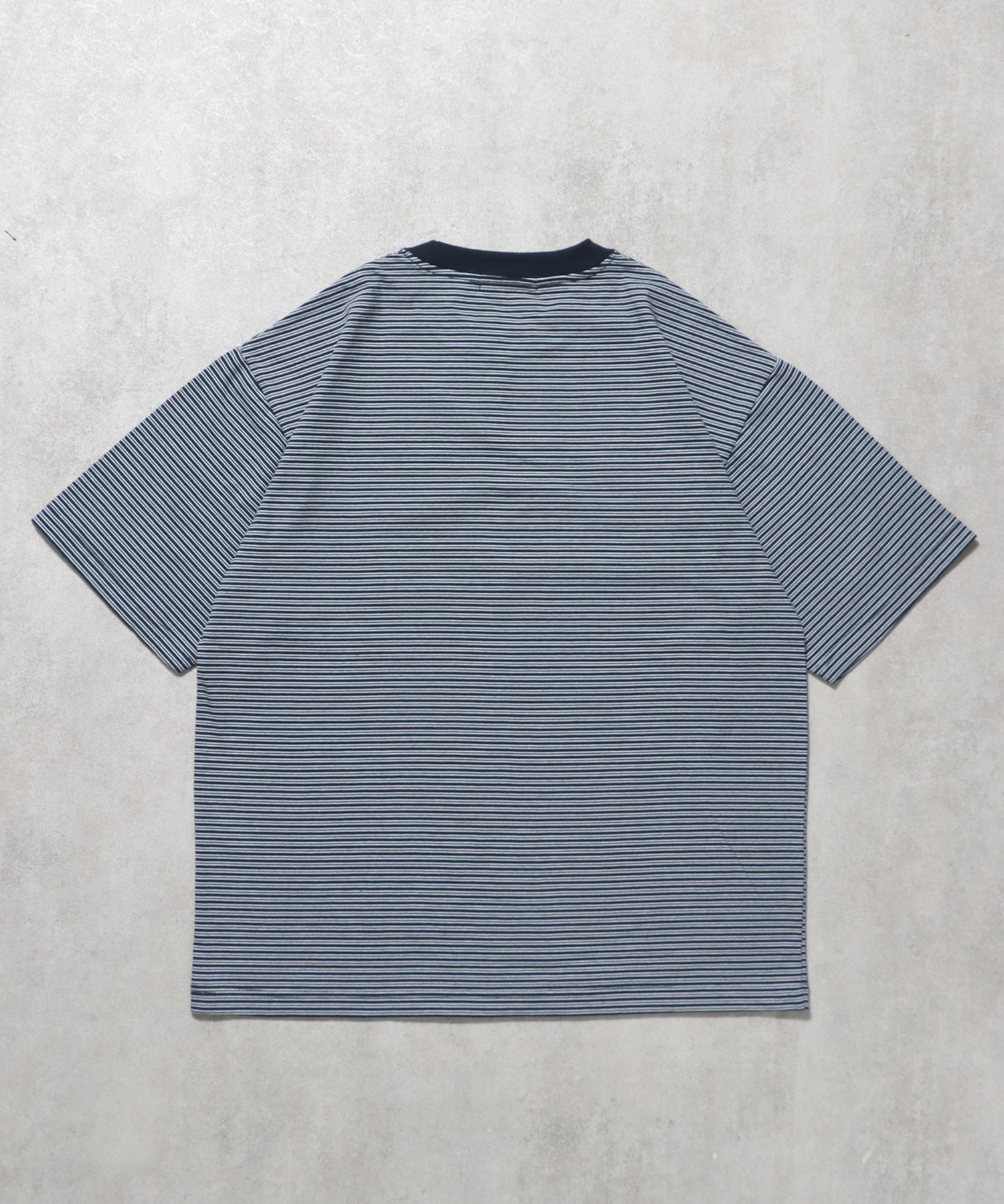 ロゴ刺繍マルチボーダー半袖Tシャツ ネイビー