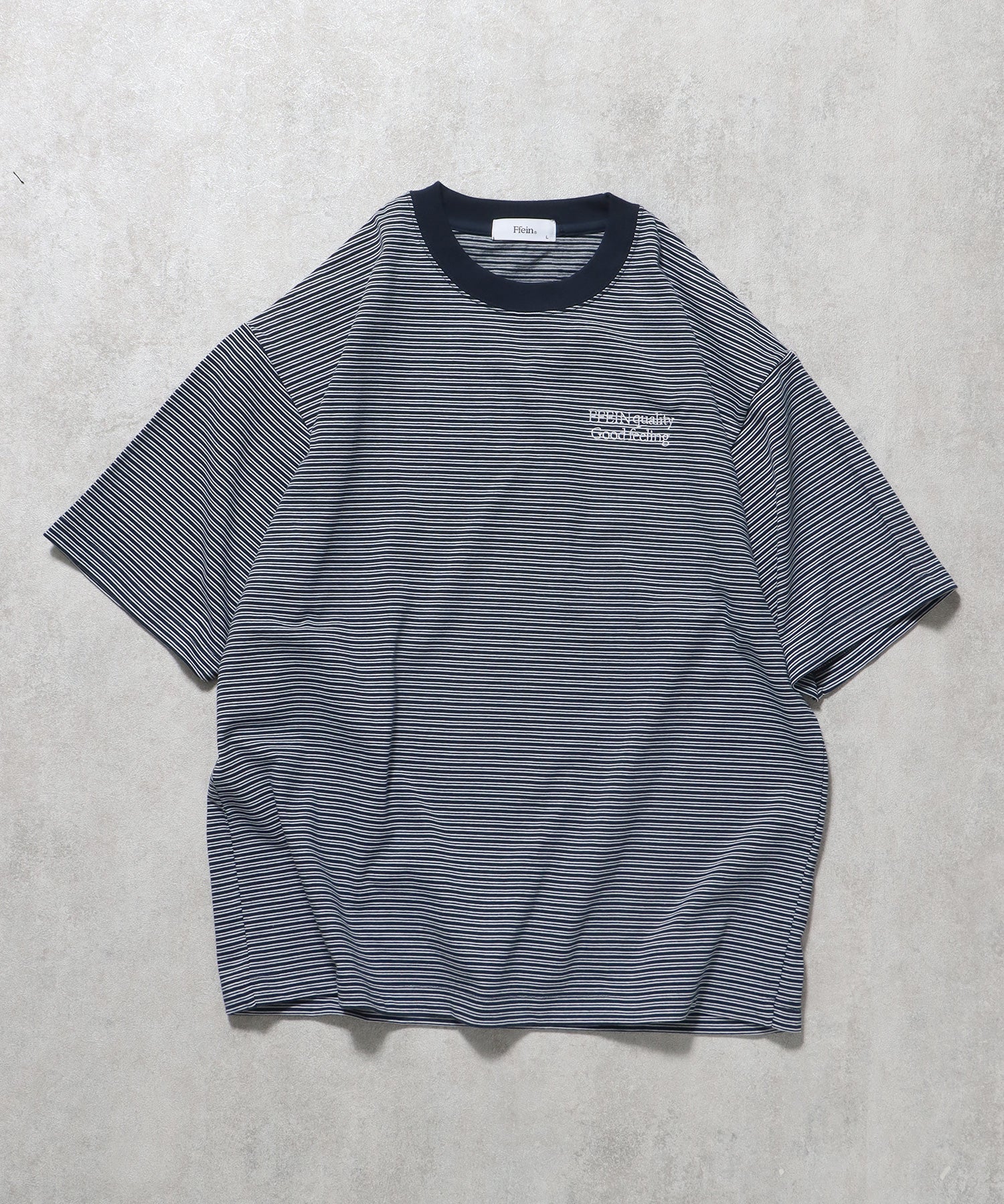 ロゴ刺繍マルチボーダー半袖Tシャツ ネイビー