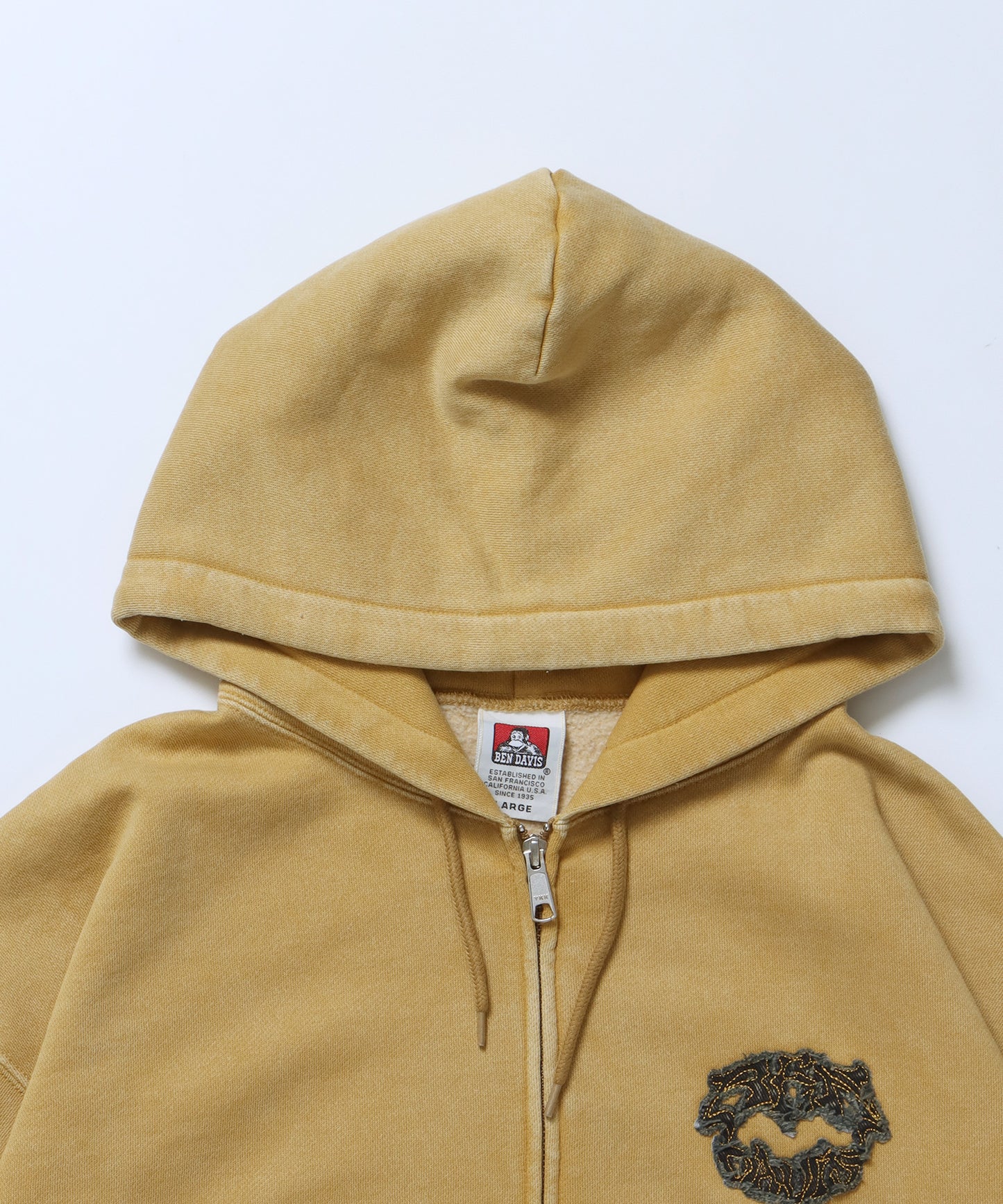 PATCHING BLEACH ZIP HOODIE / 加工 ジップパーカー ワッペン フーディ 裏起毛 マスタード