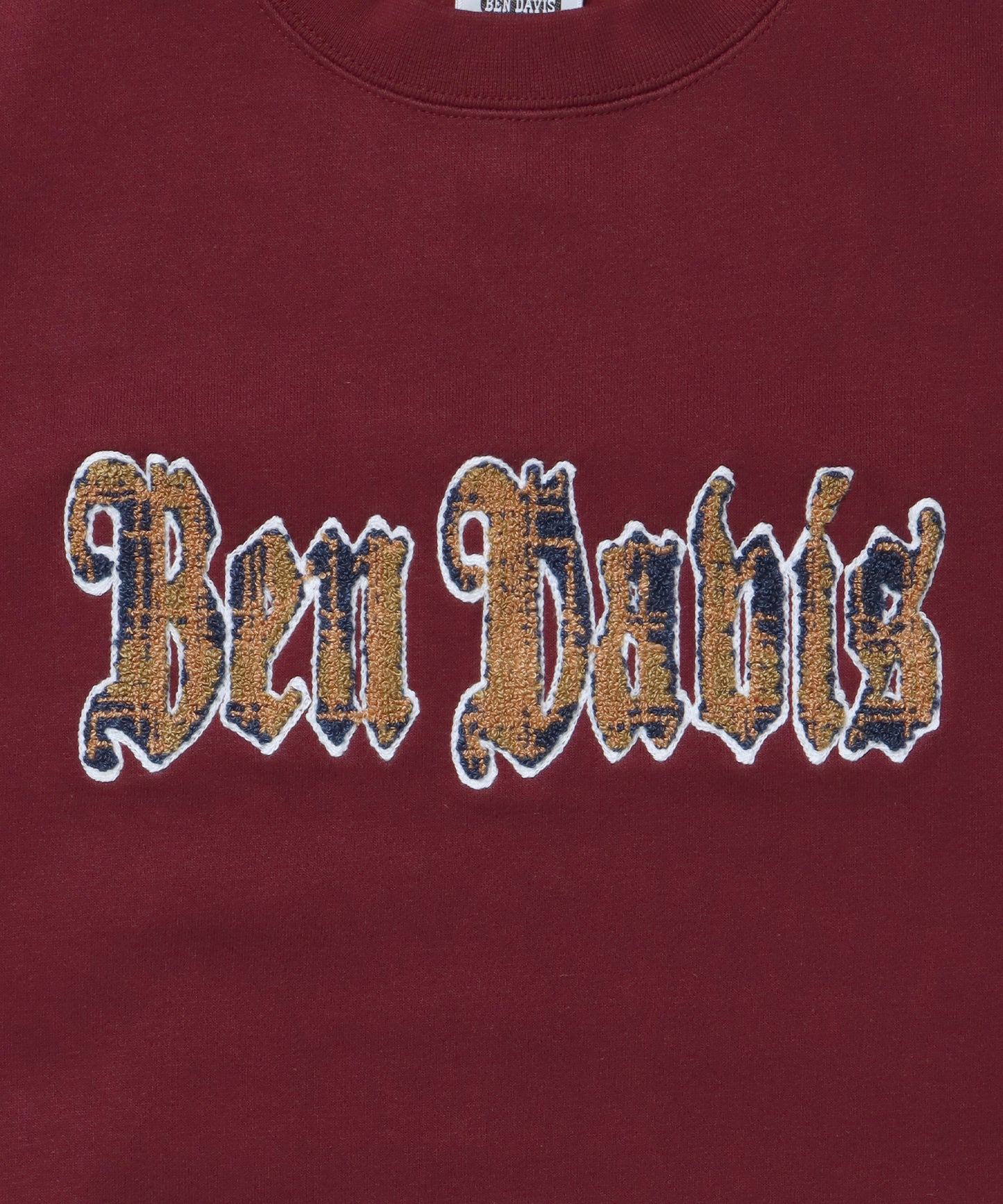 PLAD LOGO CREW / ビッグシルエット クルーネック 裏起毛 ワンポイント 人気秋冬 トレンドカラー スウェット タウンユース カジュアルストリート ユニセックス バーガンディー