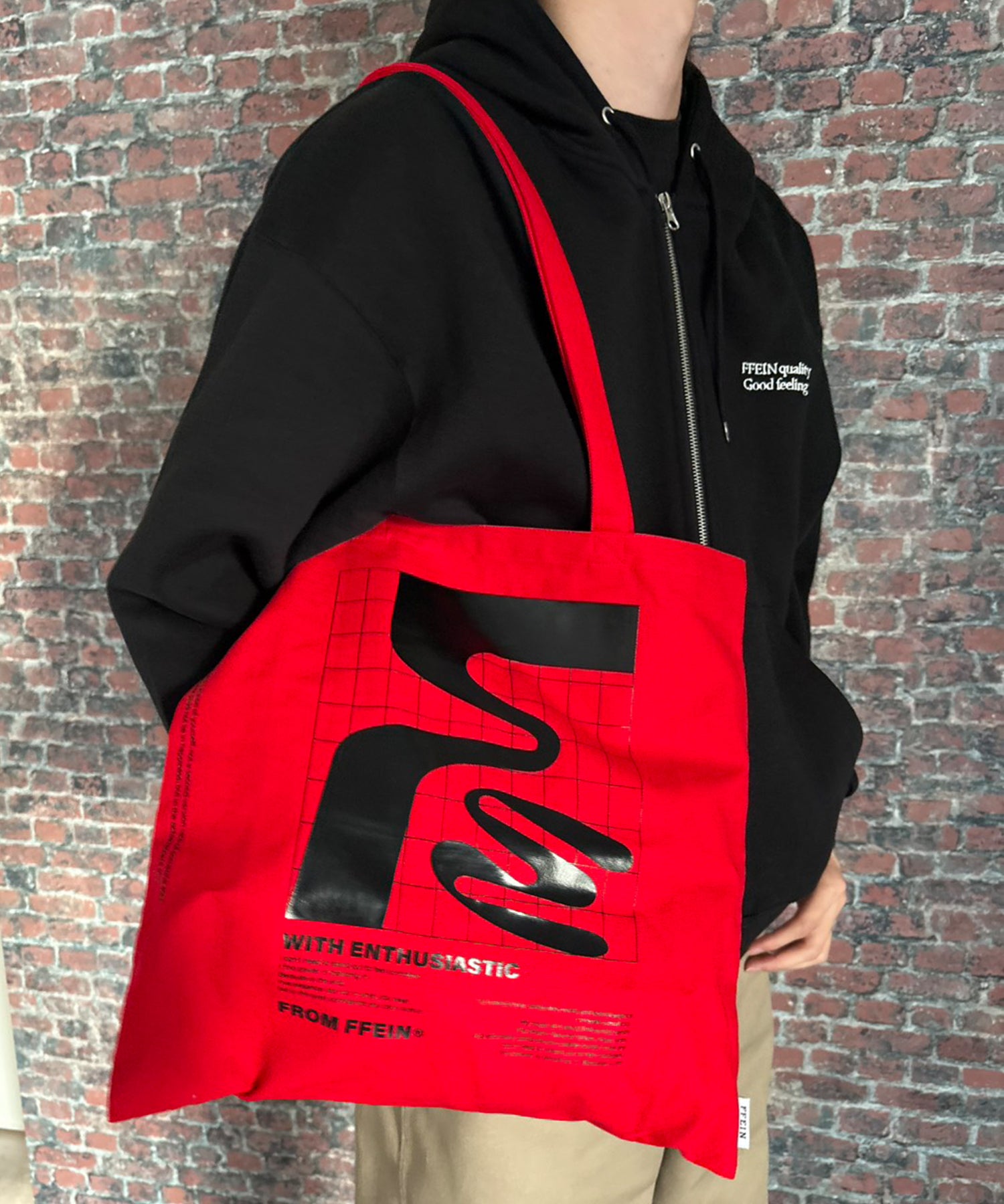 グラフィックプリントトートバッグ / ユニセックス バッグ 雑貨 トート レッド