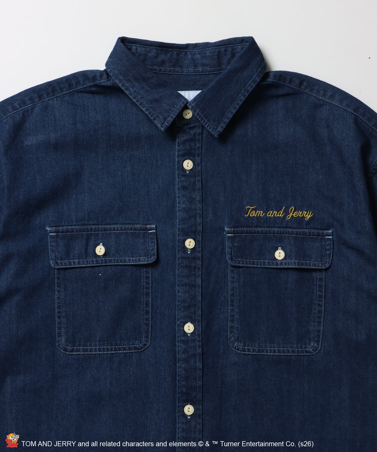TJ EMB. DENIM SHIRTS / トムとジェリー シャツ オーバーサイズ 半袖 刺繍 ワンポイント プリント デニム ユニセックス 加工 ダークネイビー