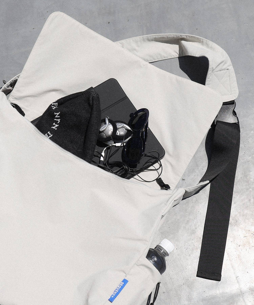 TECH SHOULDER BAG グレー