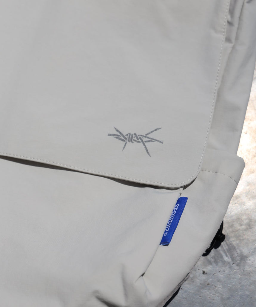 TECH SHOULDER BAG グレー