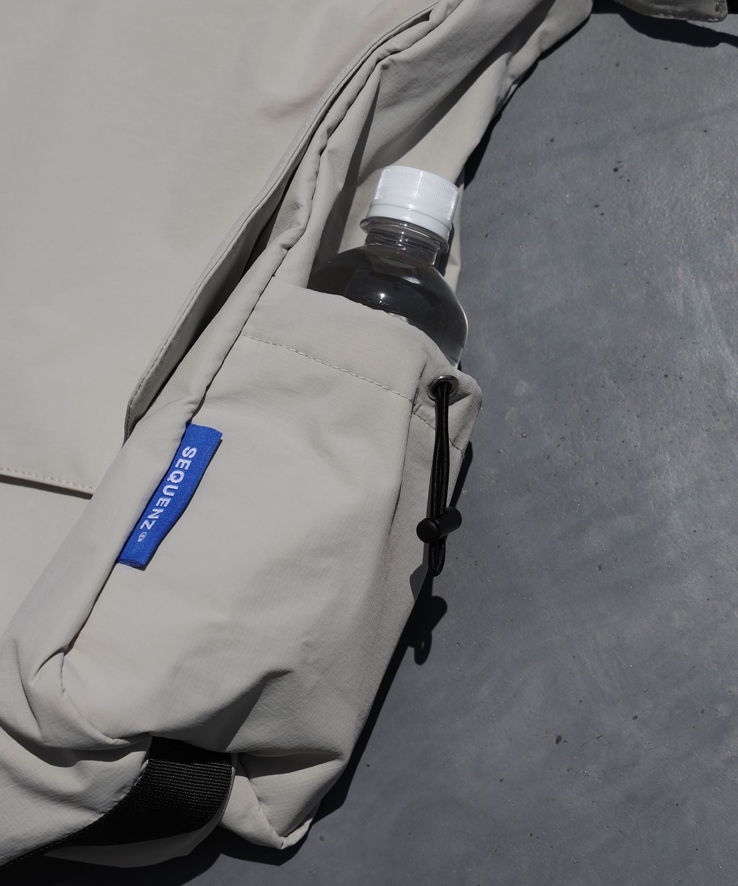 TECH SHOULDER BAG グレー