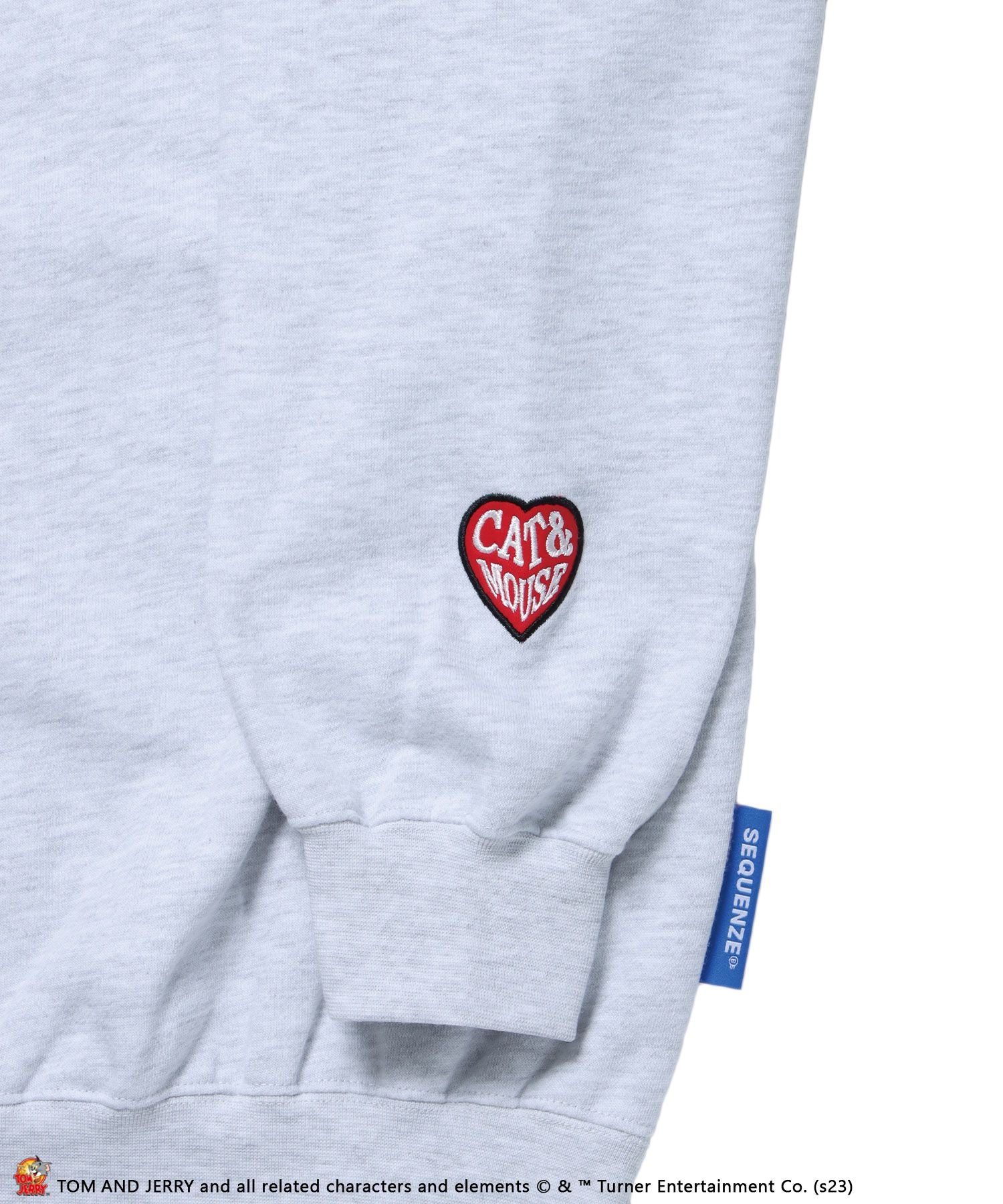 【SEQUENZ】TOM and JERRY TROUBLE MAKER CN SWEAT / トムとジェリー ストリート 古着風 ワッペン チェーン刺繍 ペアコーデ クルーネック スウェット アイボリー