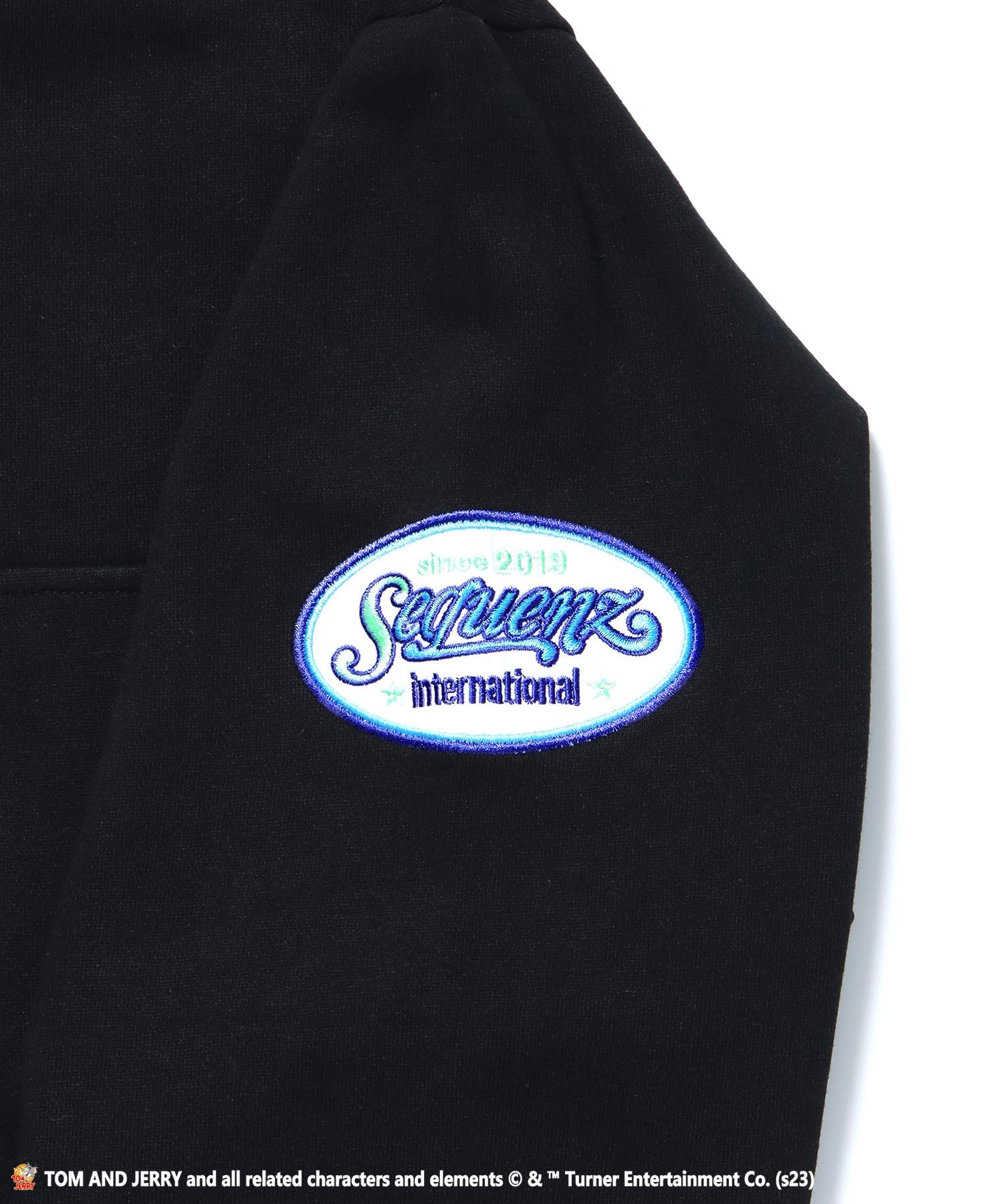 【SEQUENZ】TOM and JERRY WAPPEN HALFZIP SWEAT / トムとジェリー ストリート アメリカン ワッペン ハーフジップ ペアコーデ ブラック