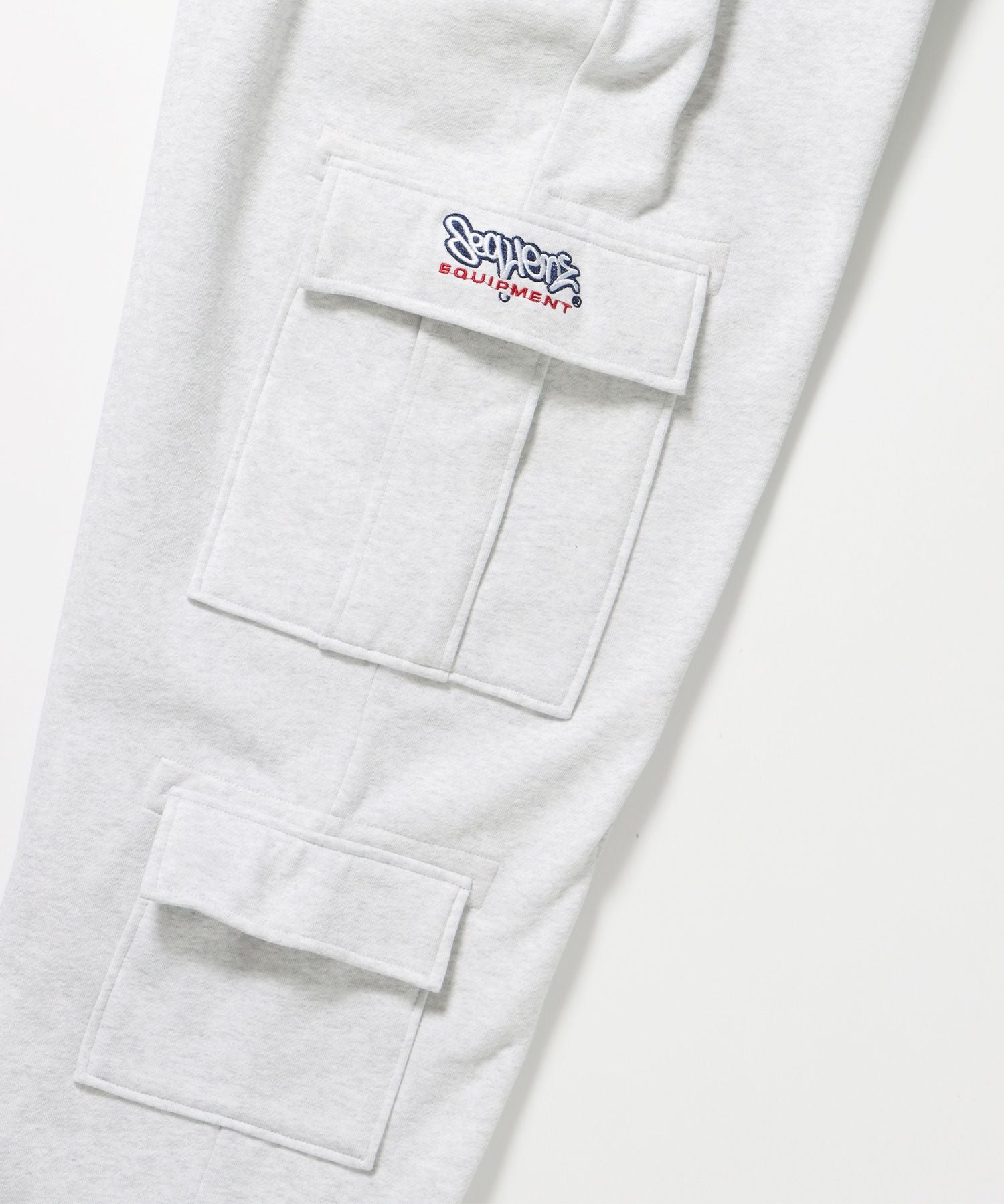 90s UTILITY CARGO SWEAT PANTS / ロゴ 刺繍 カーゴ ポケット スウェット パンツ ドローコード ワイドシルエット セットアップ アイボリー ≪SET UP着用可能≫
