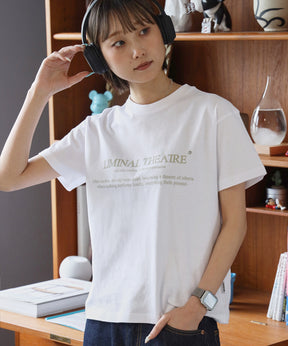 シンプルプリントロゴショート丈Tシャツ/ Tシャツ クルーネック 半袖 プリント スタッズ ワンポイント【短丈】 ホワイト