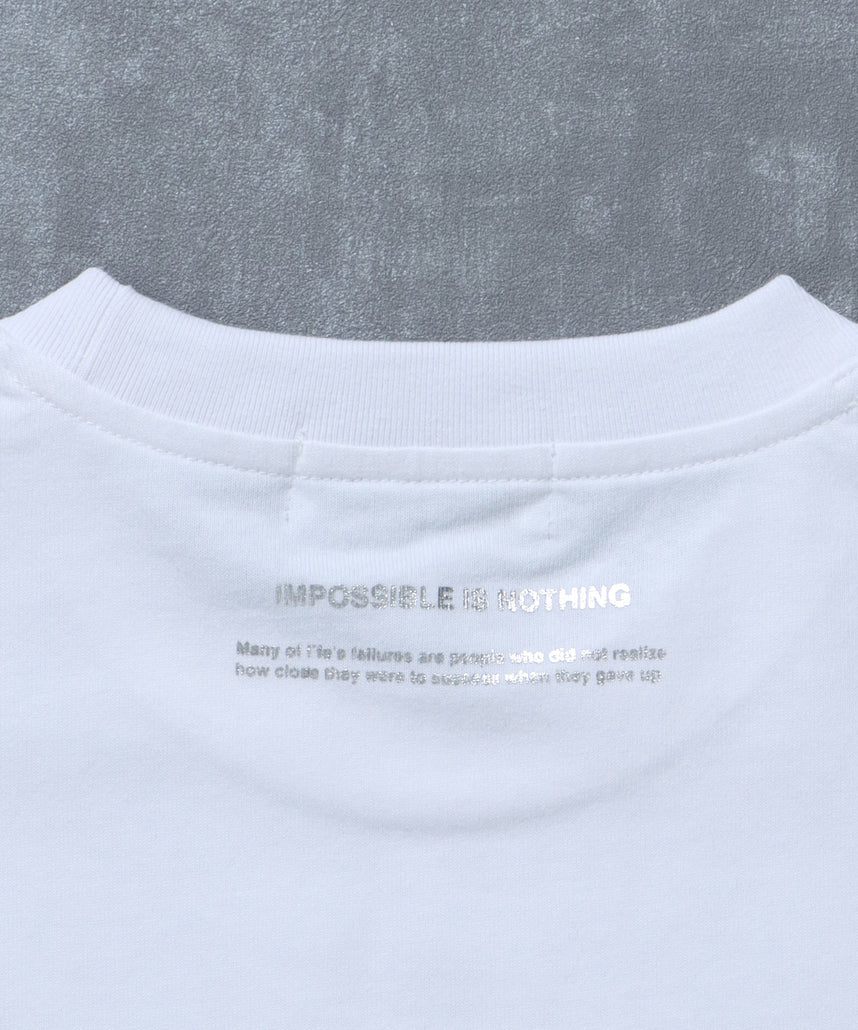 メッセージロゴショート丈Tシャツ / ぼかしロゴ Tシャツ 短丈 クルーネック 半袖 ホワイト×シルバー