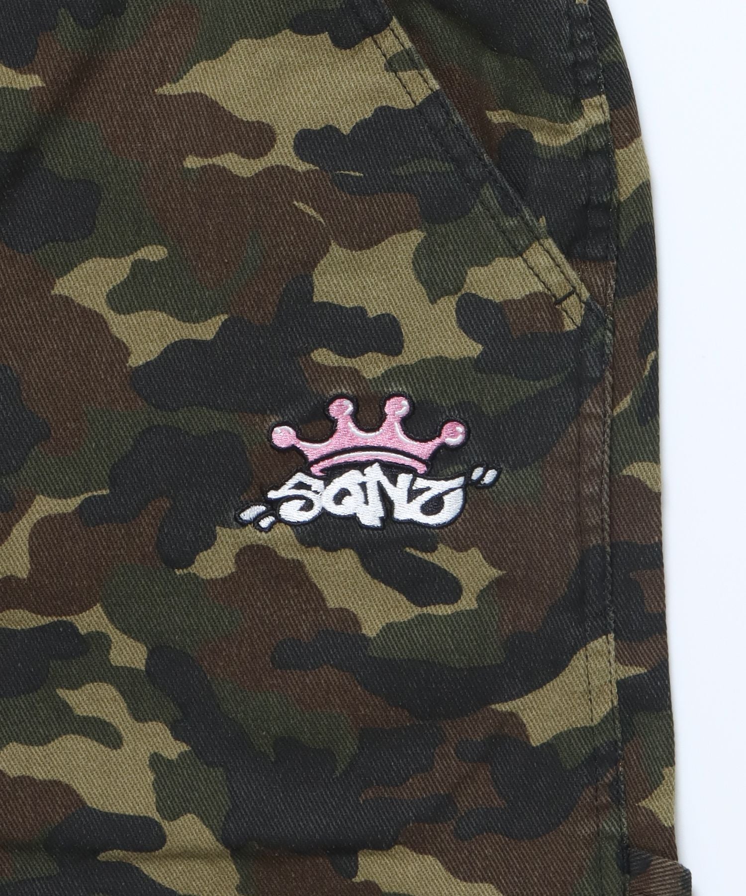 BACK EMB. SHORT DENIM / デニム パンツ 半ズボン ショーツ ワンポイント 刺繍 柄80