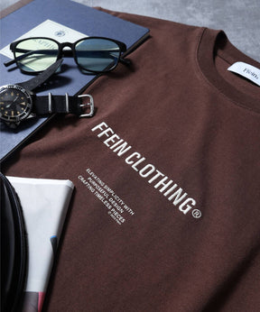 ワンポイントセンター刺繍ロゴTシャツ / Tシャツ クルーネック 半袖 刺繍 ブラウン