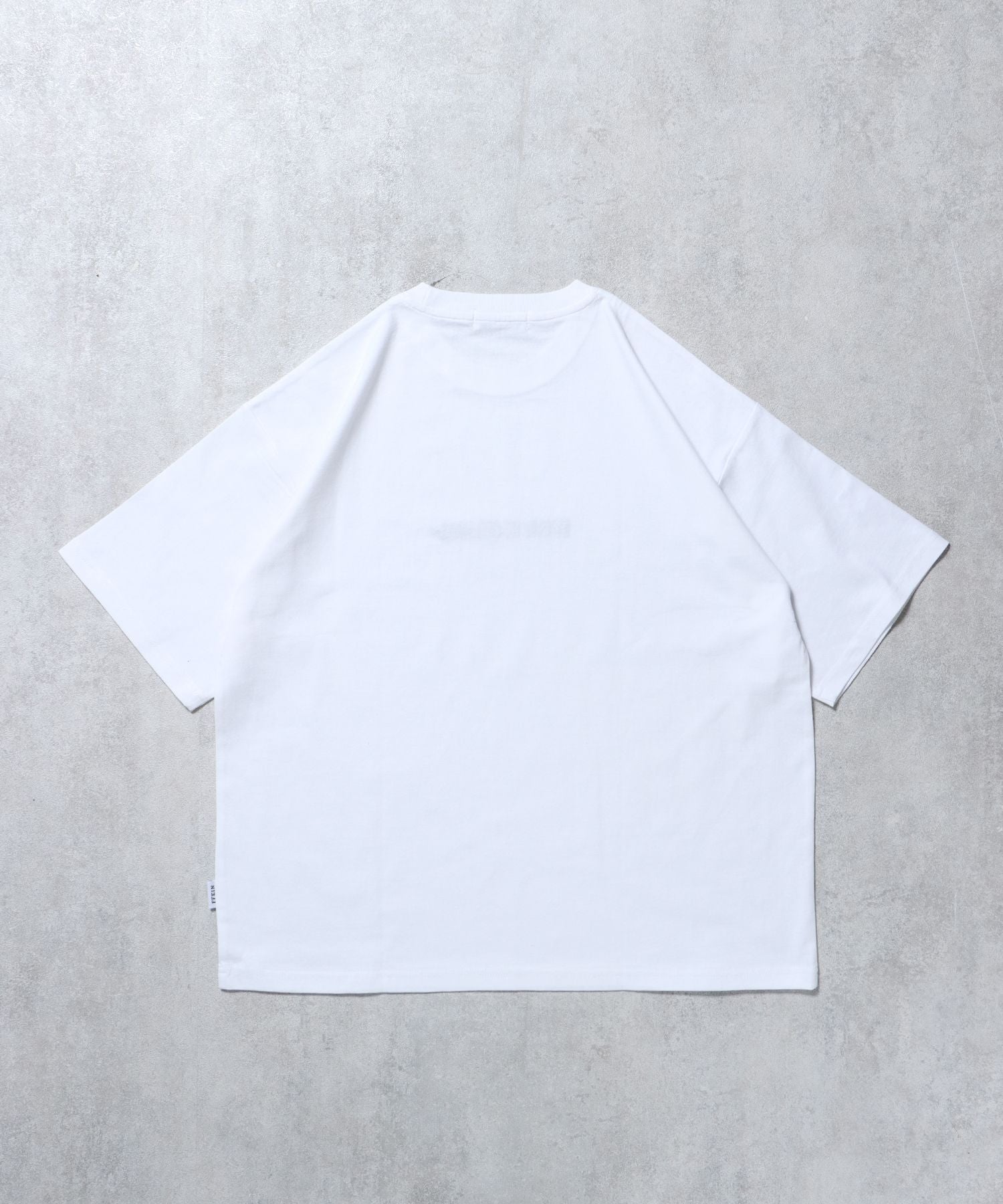 ワンポイントセンター刺繍ロゴTシャツ / Tシャツ クルーネック 半袖 刺繍 ホワイト