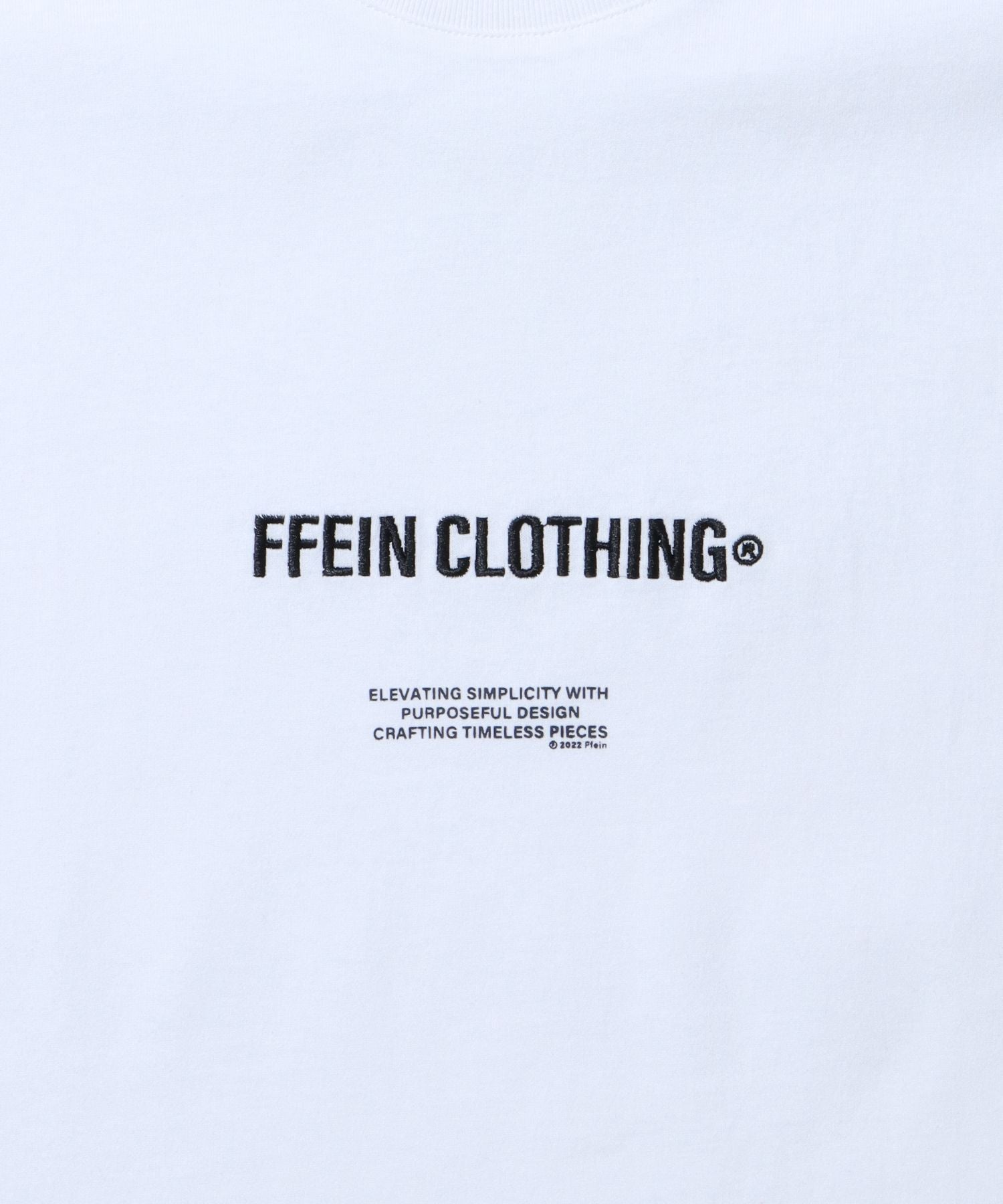 ワンポイントセンター刺繍ロゴTシャツ / Tシャツ クルーネック 半袖 刺繍 ホワイト