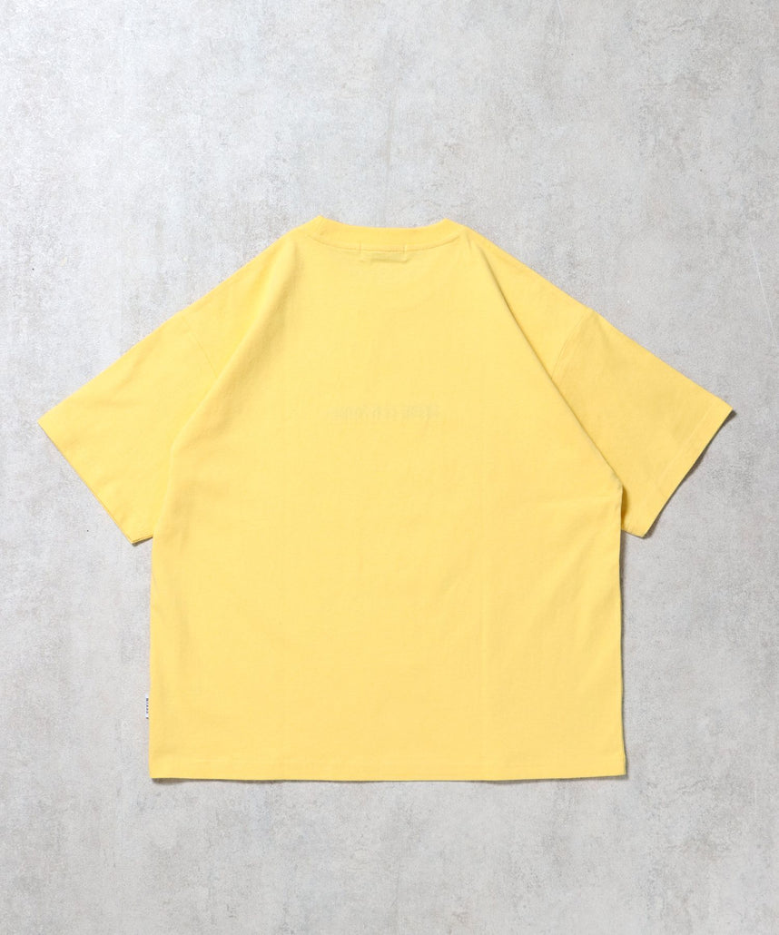 ワンポイントセンター刺繍ロゴTシャツ / Tシャツ クルーネック 半袖 刺繍 イエロー
