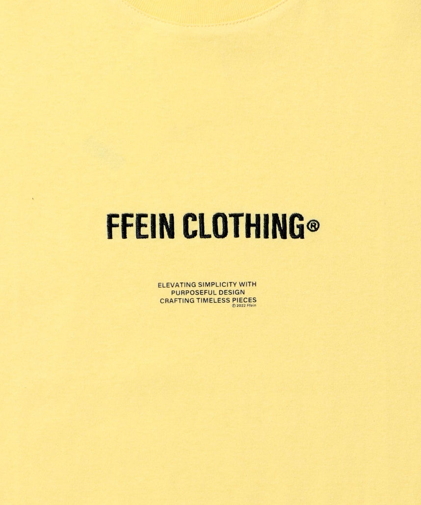 ワンポイントセンター刺繍ロゴTシャツ / Tシャツ クルーネック 半袖 刺繍 イエロー