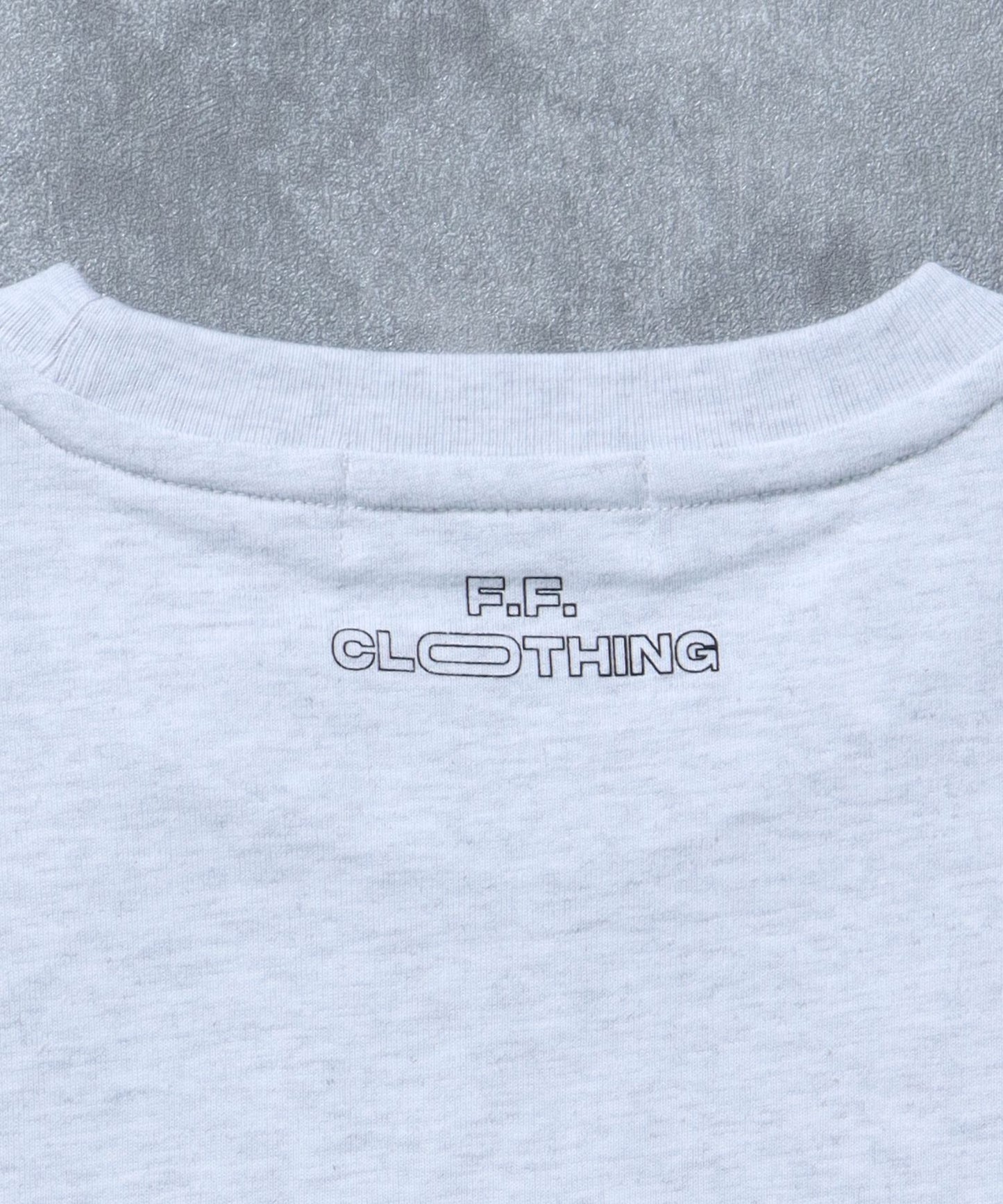 フォトプリントショート丈Tシャツ / Tシャツ 短丈 クルーネック 半袖 ショート丈 アッシュグレー