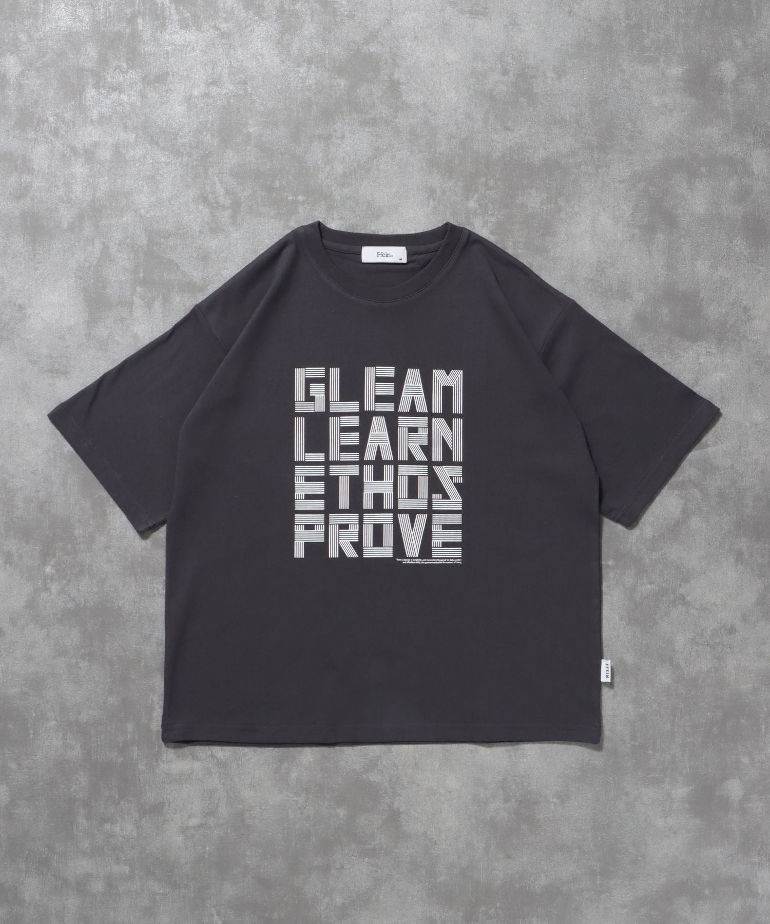【FFEIN(フェイン)】シルエットロゴショート丈Tシャツ / Tシャツ 短丈 クルーネック 半袖 ショート丈 チャコール