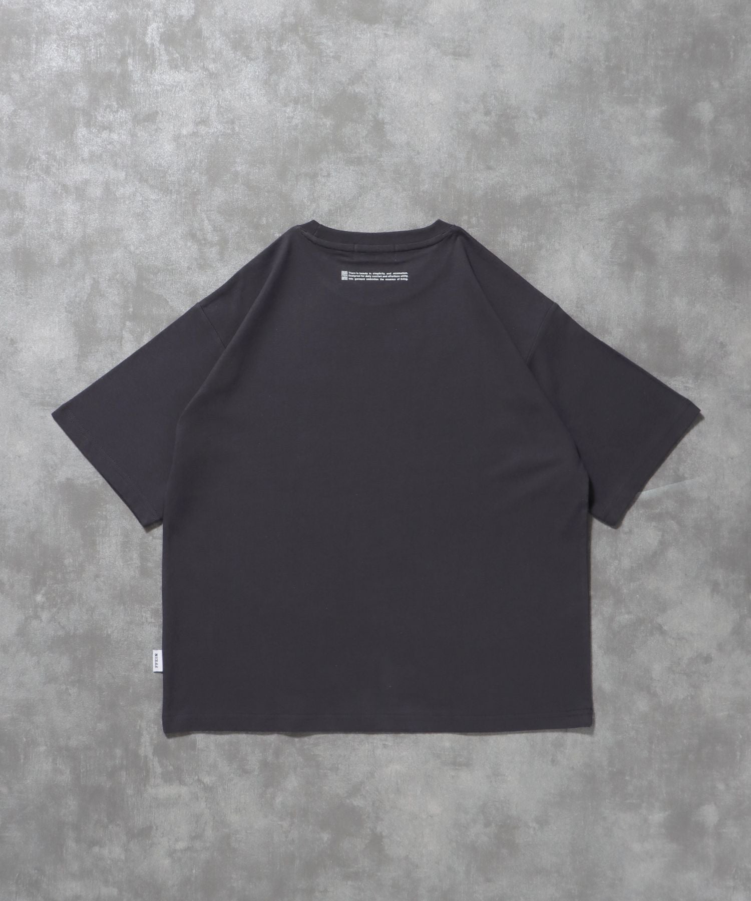 シルエットロゴショート丈Tシャツ / Tシャツ 短丈 クルーネック 半袖 ショート丈 チャコール