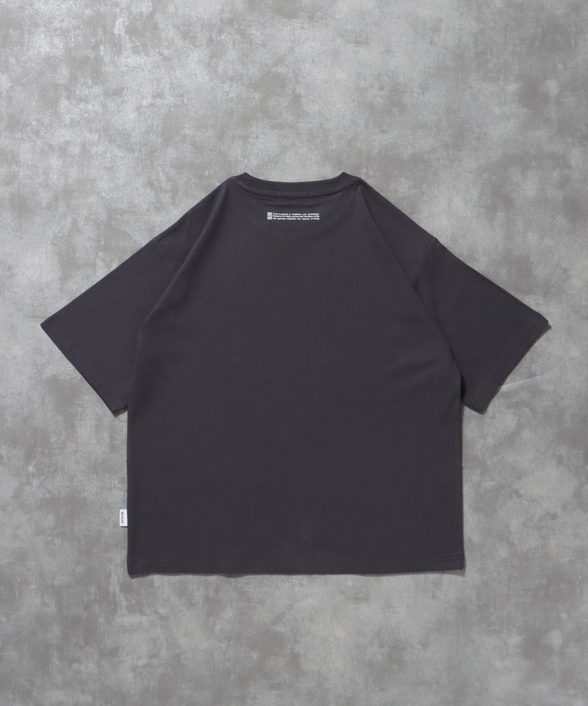 シルエットロゴショート丈Tシャツ / Tシャツ 短丈 クルーネック 半袖 ショート丈 チャコール