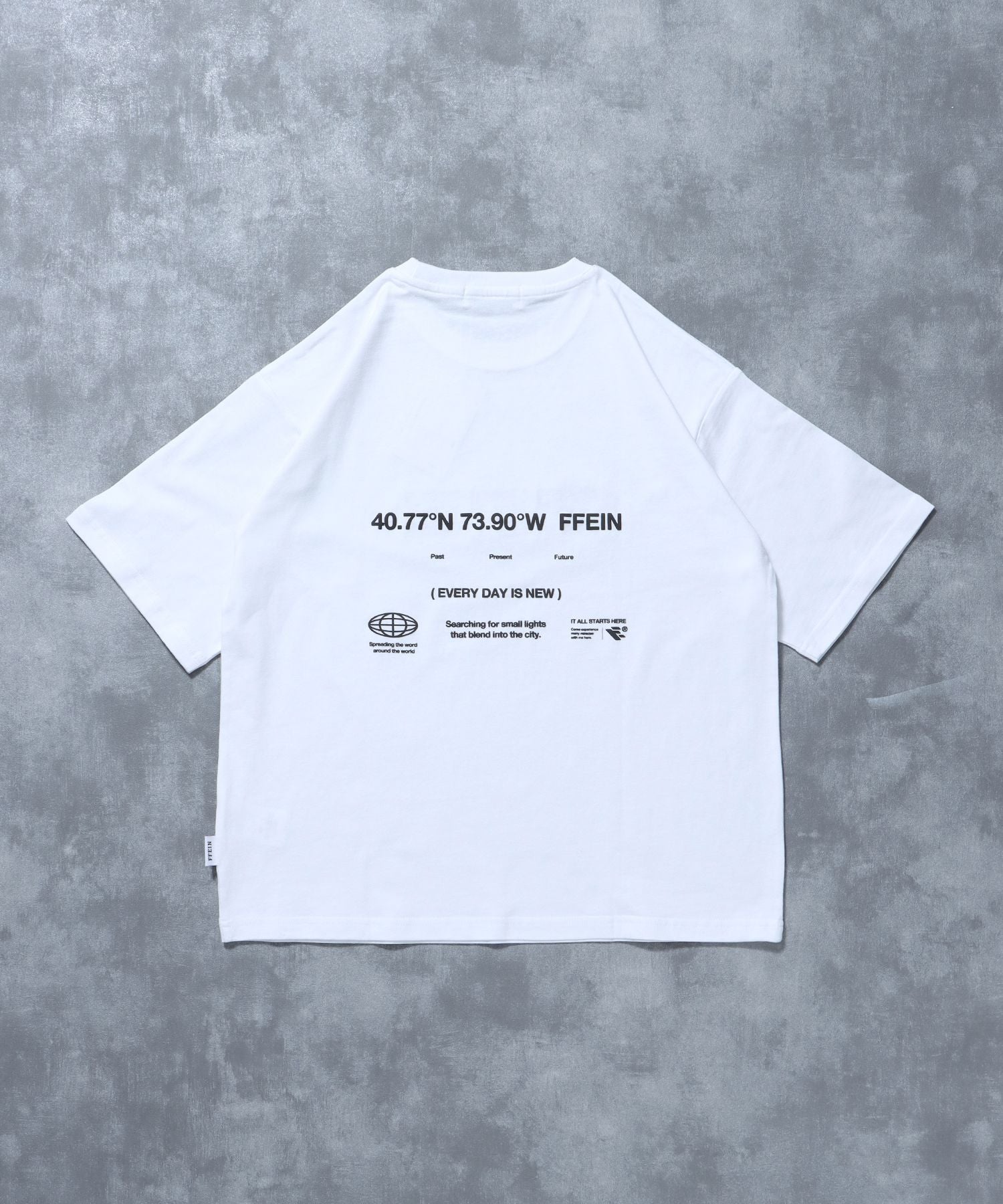 発砲プリントショート丈Tシャツ / Tシャツ 短丈 クルーネック 半袖 ショート丈 ホワイト