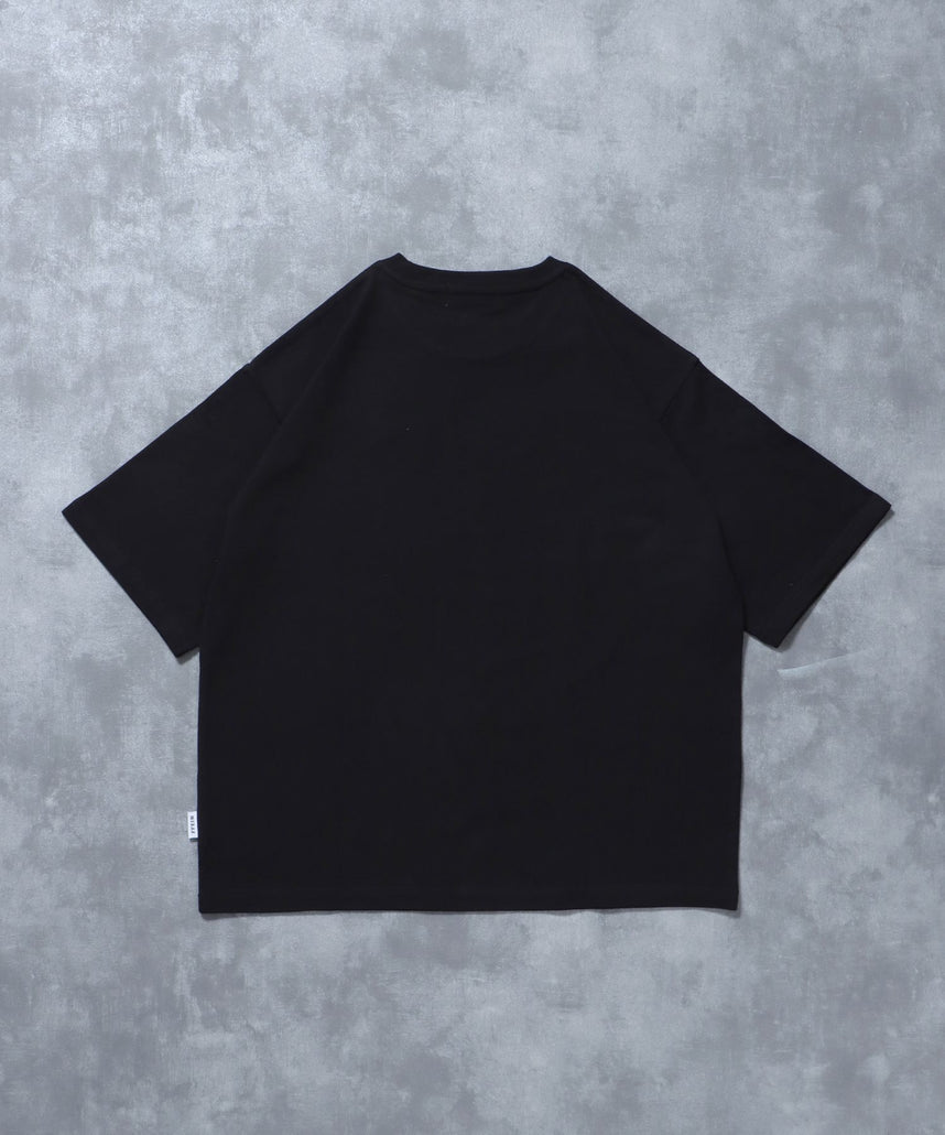 グラフィックショート丈Tシャツ / Tシャツ 短丈 クルーネック 半袖 ショート丈 ブラック