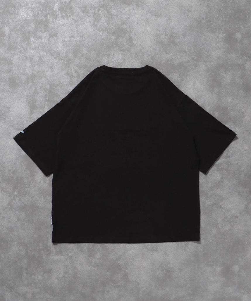センターロゴ刺繍ショート丈Tシャツ / Tシャツ 短丈 クルーネック 半袖 ショート丈 刺繍 ブラック